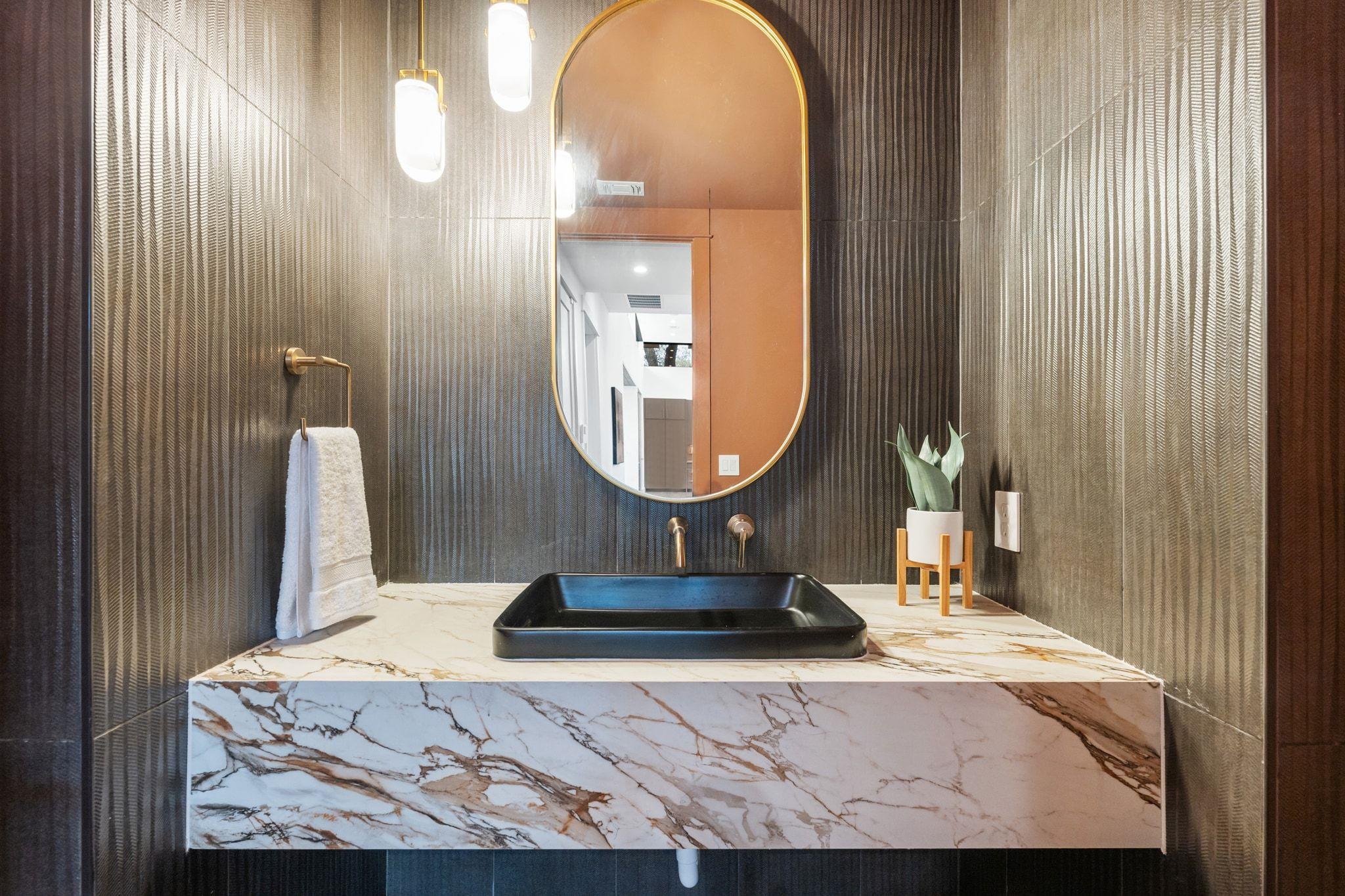 4216 Deepwoods Dr, Austin, TX 78731