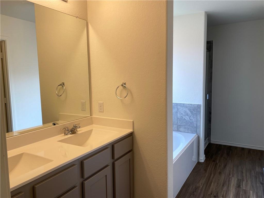 128 Calomel Trl, Buda, TX 78610