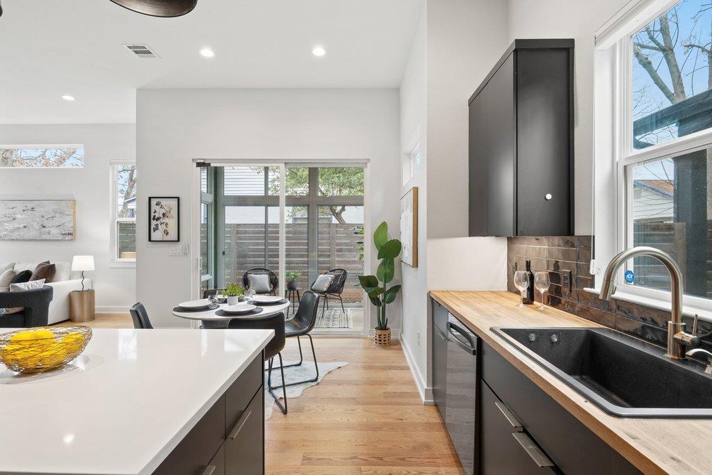 928 E 53rd 1/2 St # 1, Austin, TX 78751