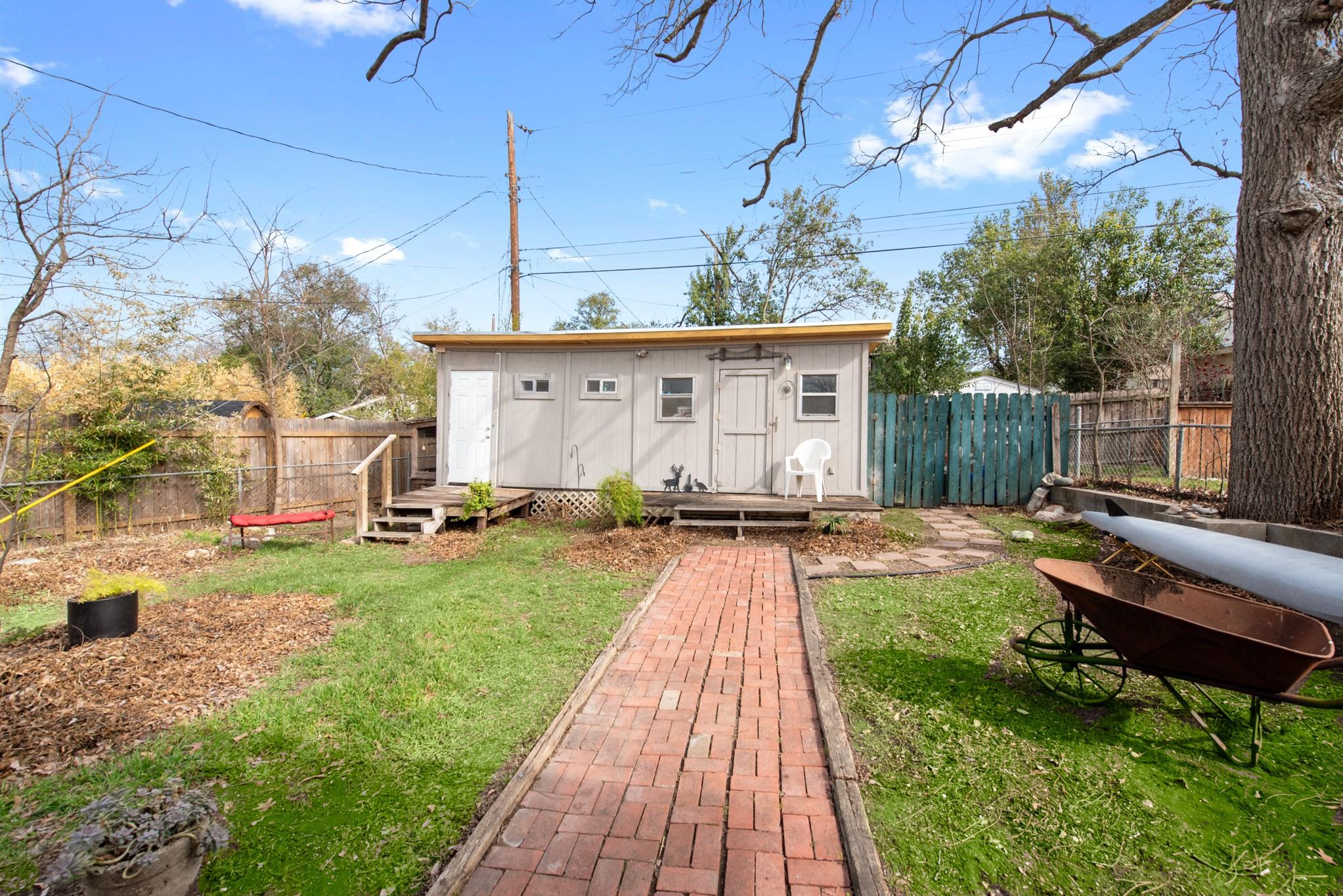 204 La Vista St, Austin, TX 78704