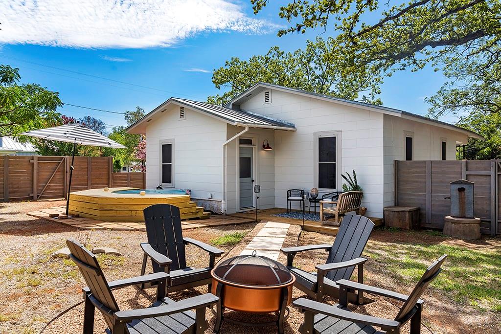 510 N Orange St, Fredericksburg, TX 78624