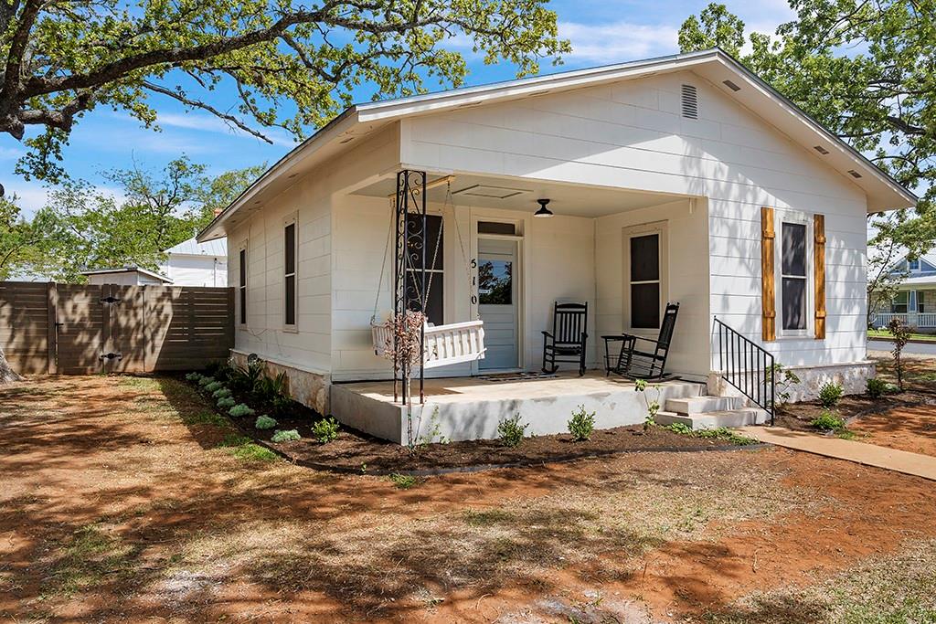 510 N Orange St, Fredericksburg, TX 78624