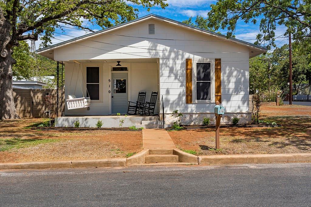 510 N Orange St, Fredericksburg, TX 78624