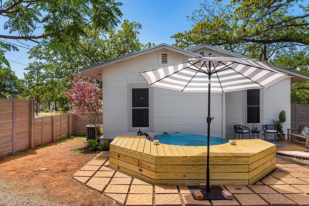 510 N Orange St, Fredericksburg, TX 78624