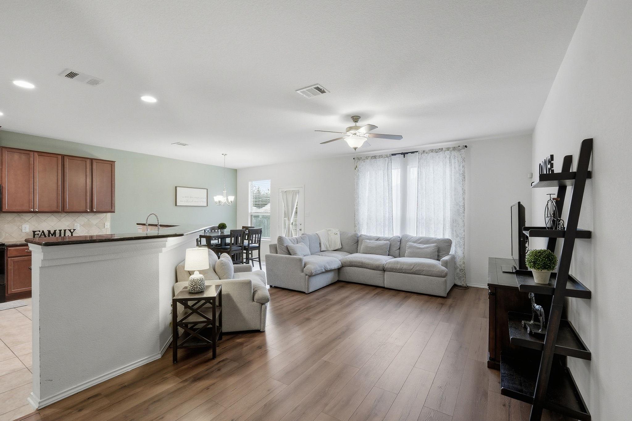 1200 Hyde Park Dr, Round Rock, TX 78665