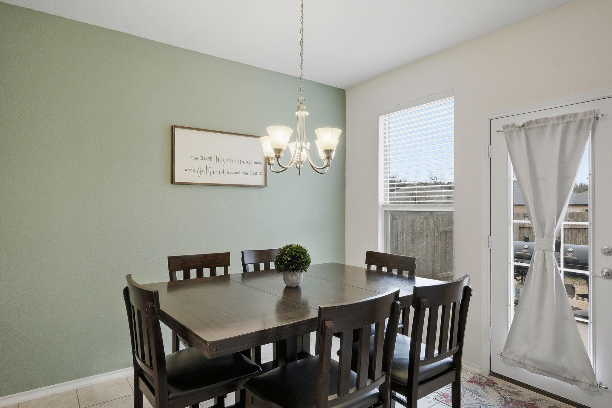 1200 Hyde Park Dr, Round Rock, TX 78665