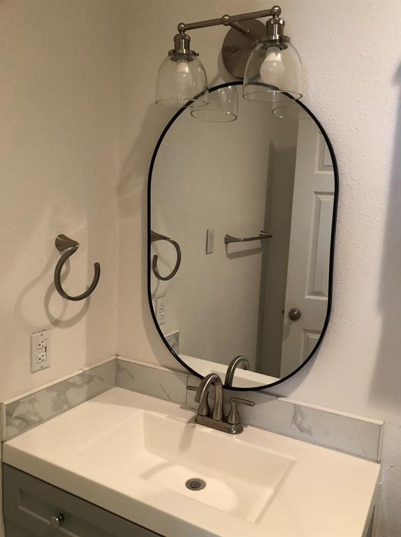 915 W 23rd St # 103, Austin, TX 78705