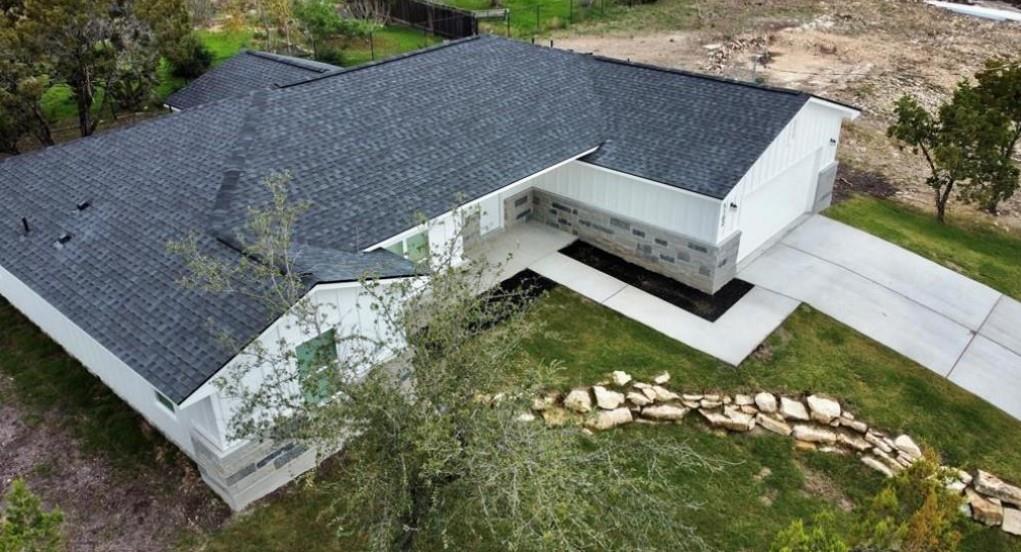 5102 Moss Pt, Lago Vista, TX 78645