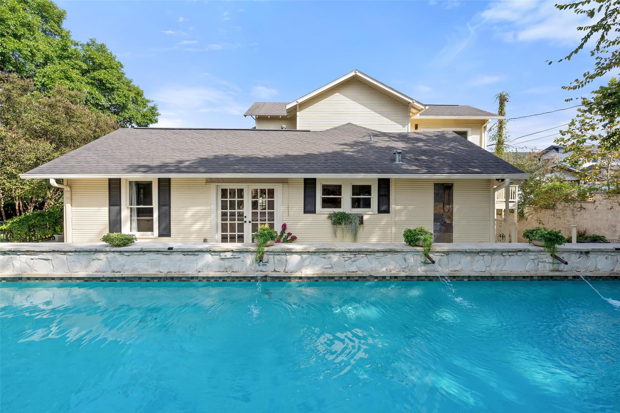 1411 W 10th St, Austin, TX 78703