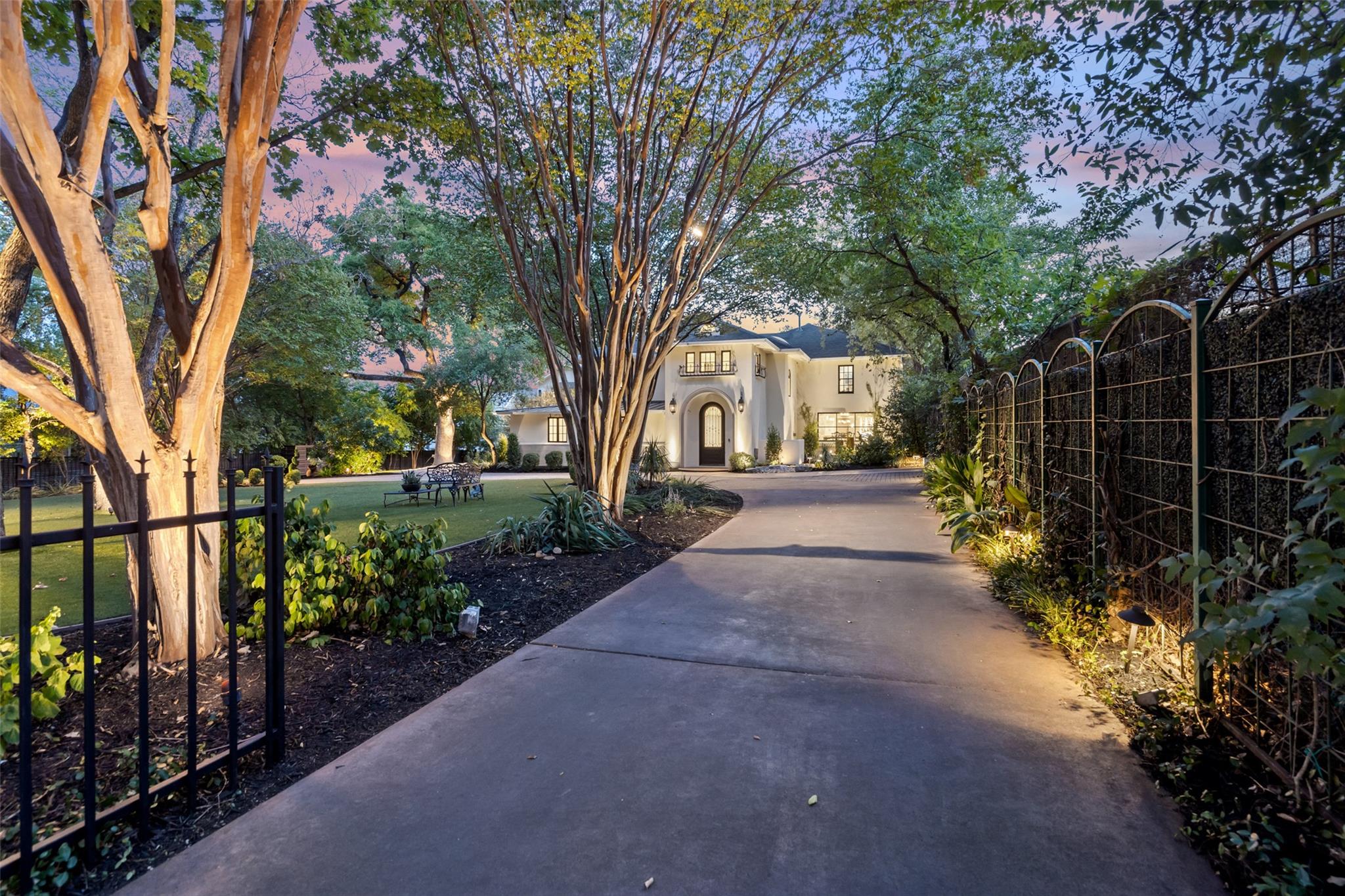 1411 W 10th St, Austin, TX 78703