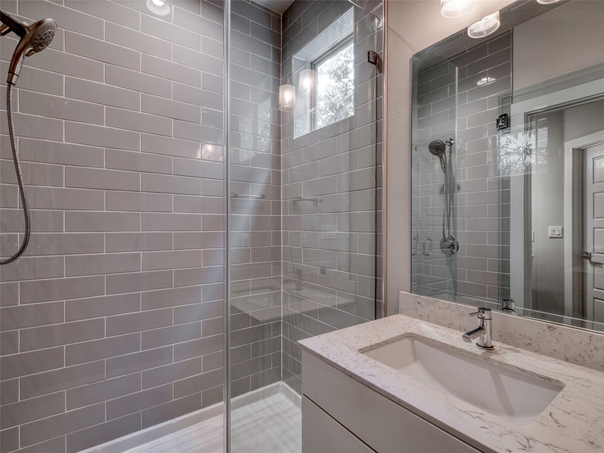 1205 Elm St # 8, Austin, TX 78703