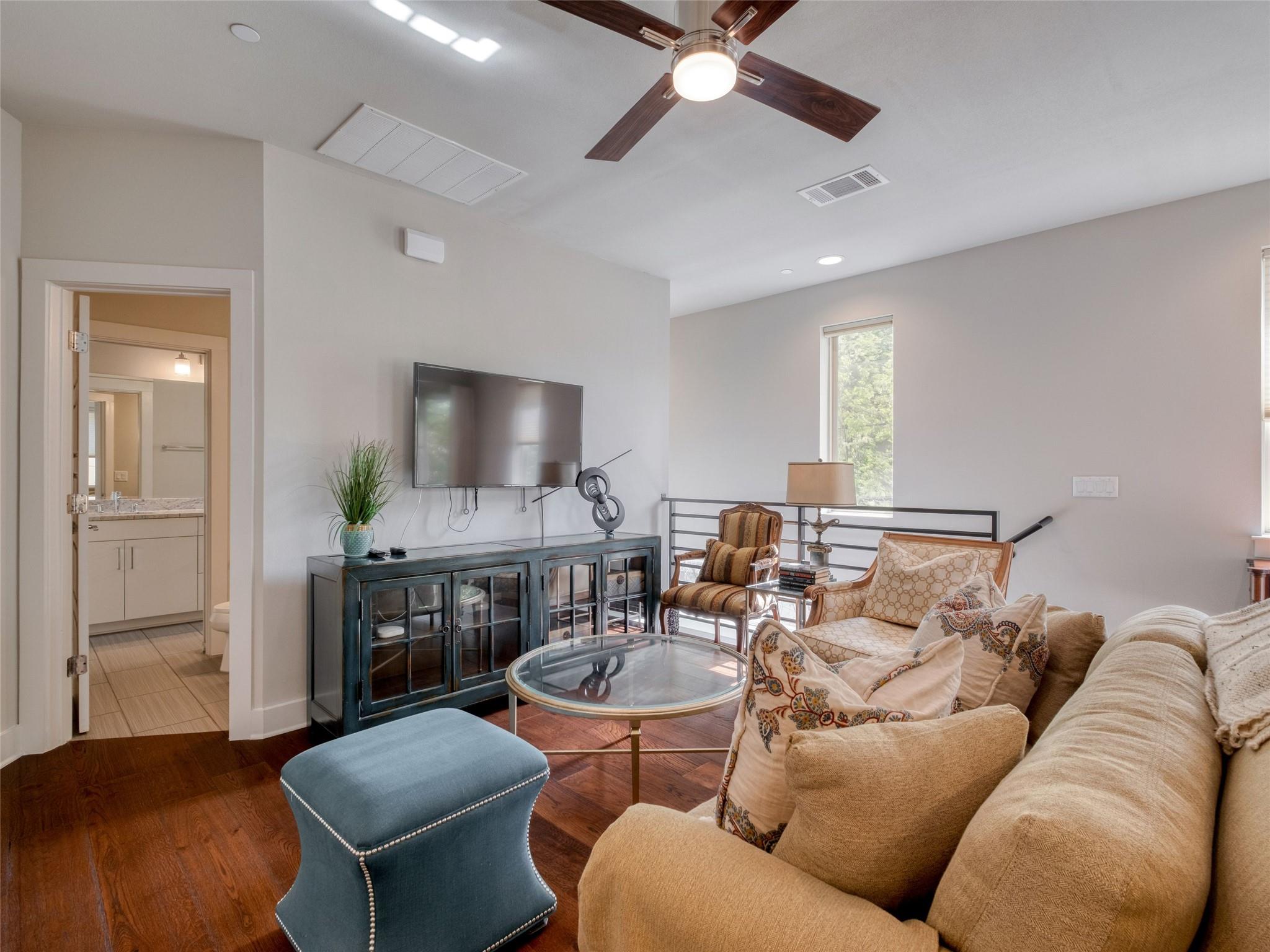 1205 Elm St # 8, Austin, TX 78703