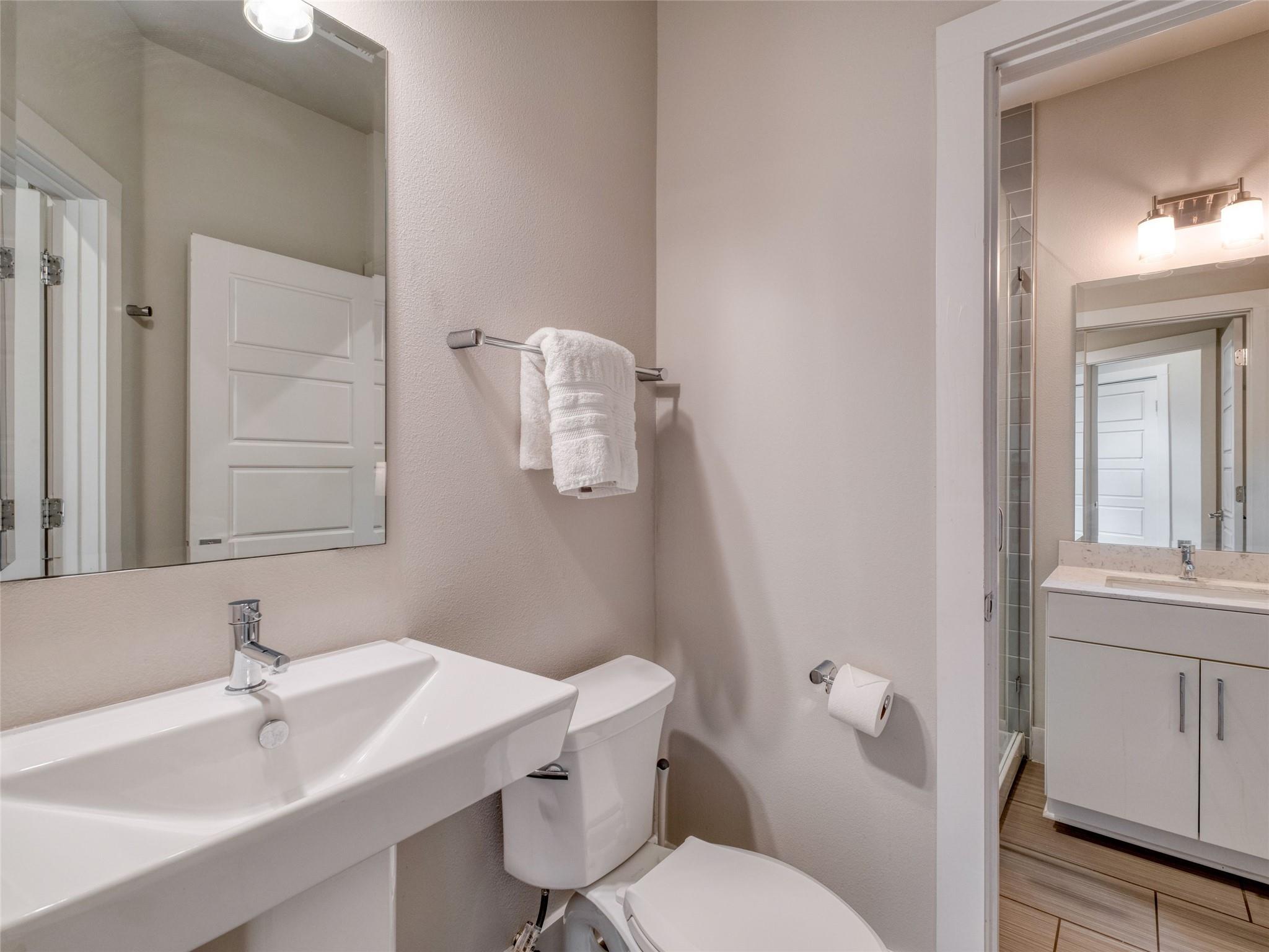 1205 Elm St # 8, Austin, TX 78703