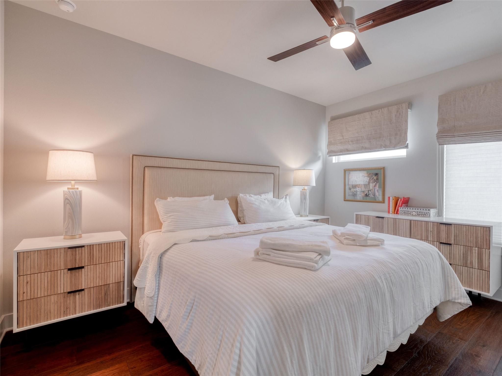 1205 Elm St # 8, Austin, TX 78703