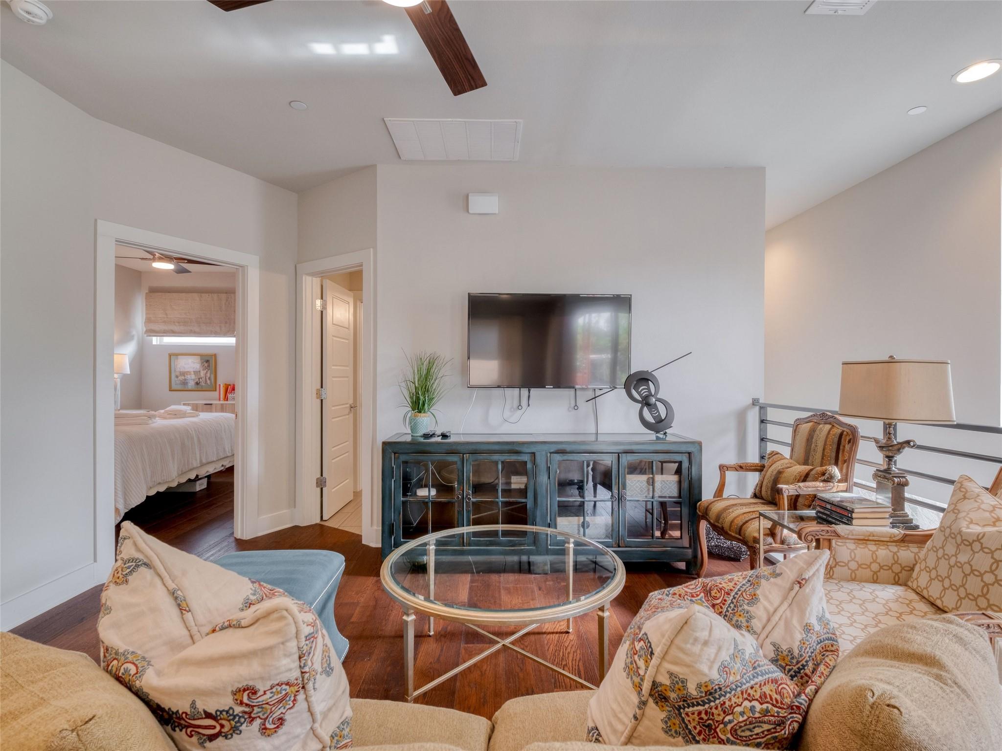 1205 Elm St # 8, Austin, TX 78703