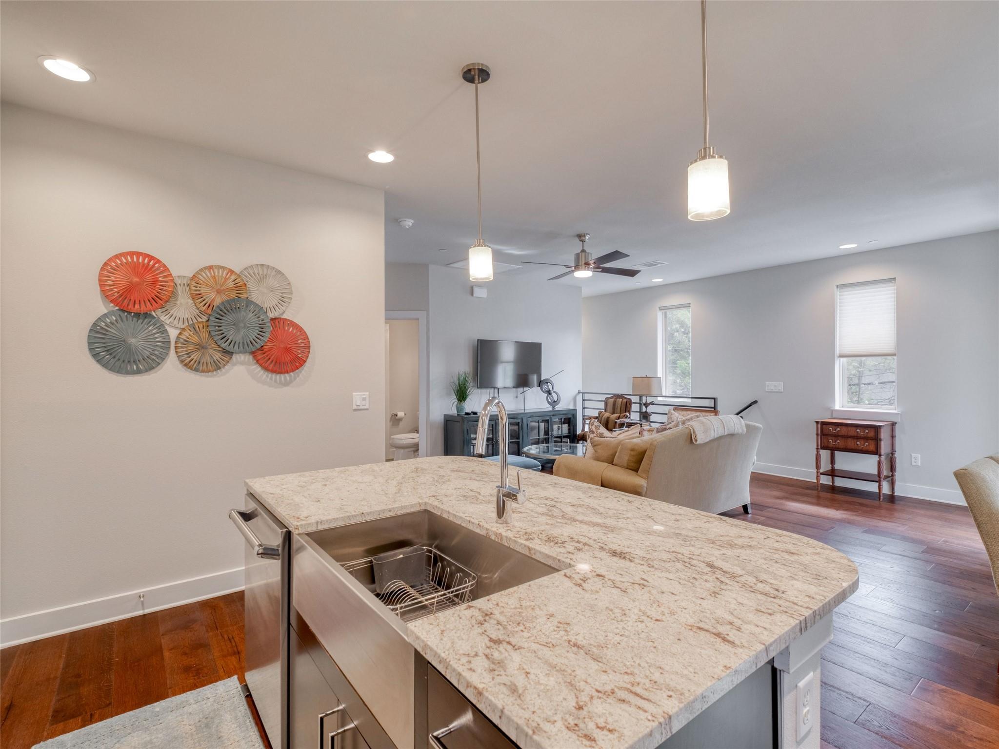 1205 Elm St # 8, Austin, TX 78703