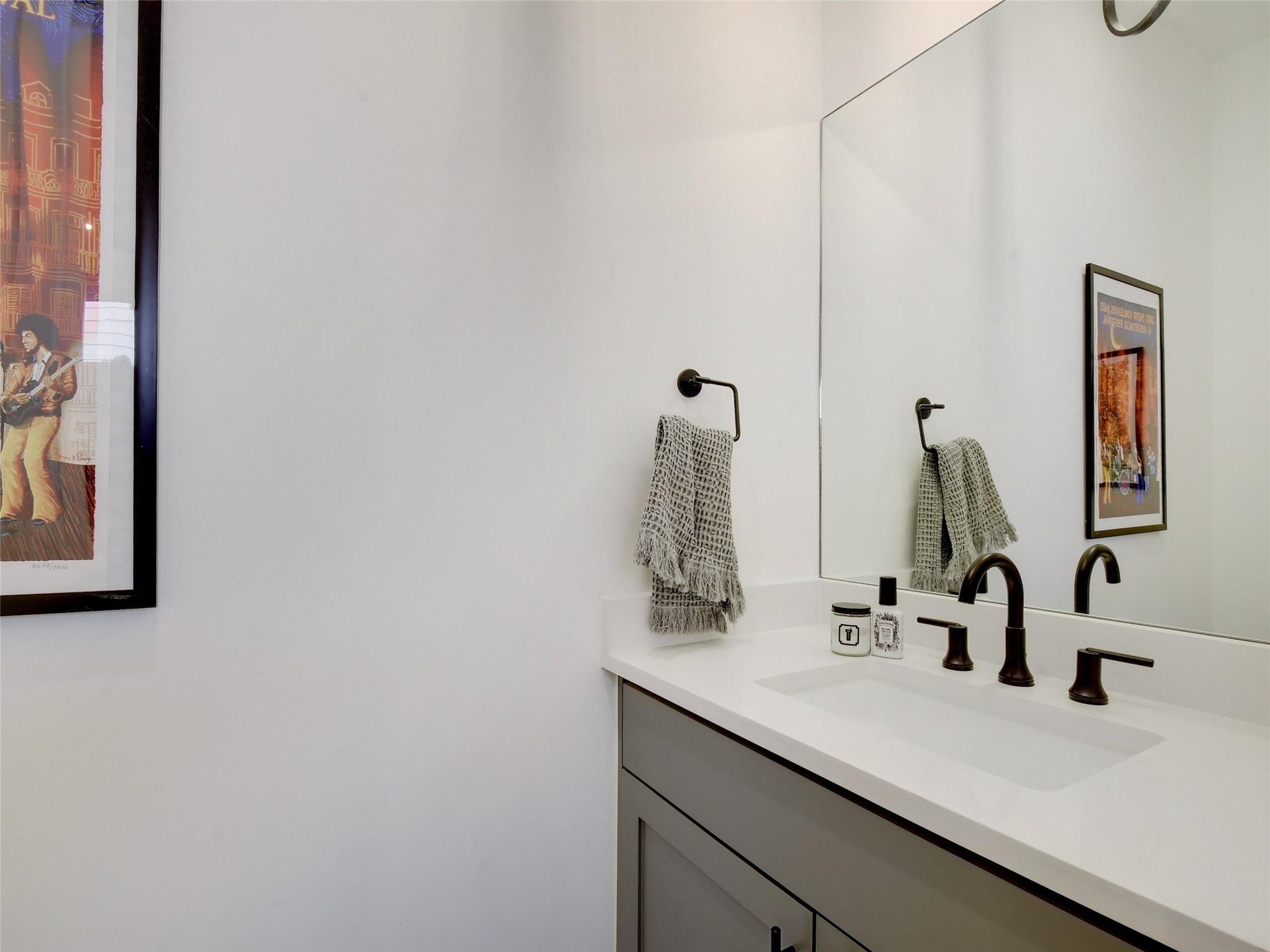 1411 Cometa St # B, Austin, TX 78721