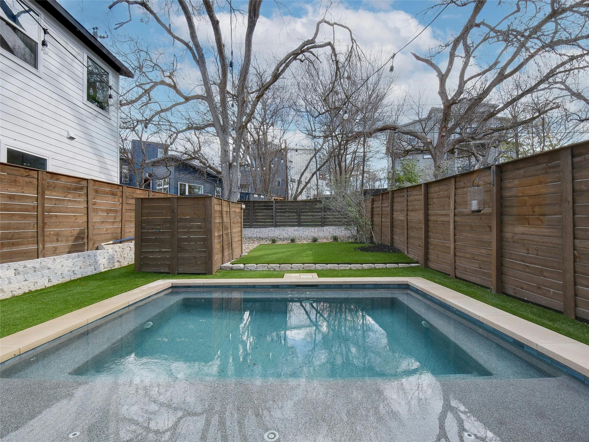 1411 Cometa St # B, Austin, TX 78721