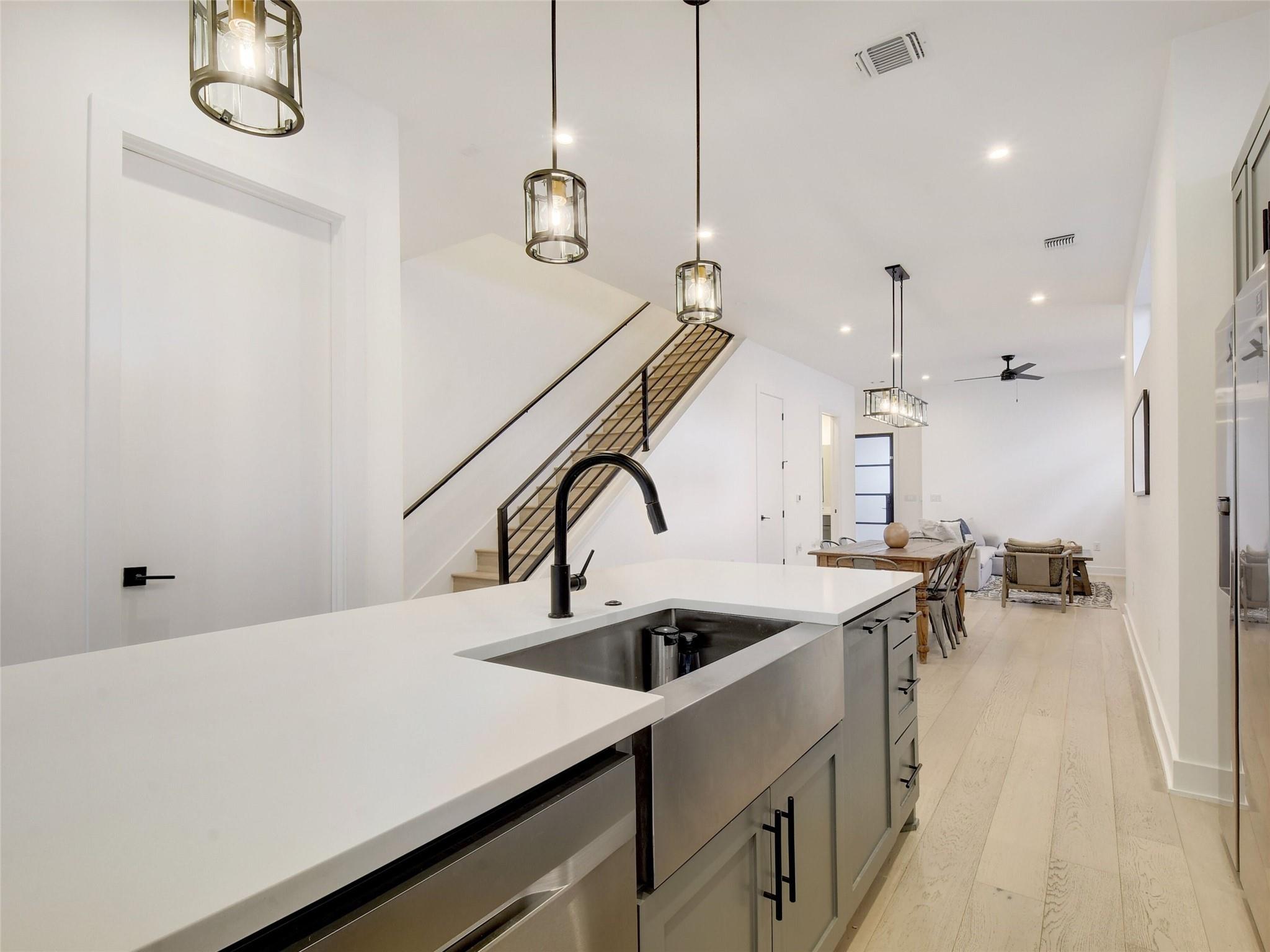 1411 Cometa St # B, Austin, TX 78721