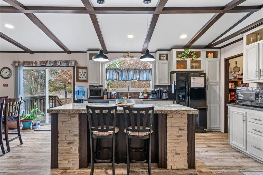 198 Pine Shadows Ln, Bastrop, TX 78602