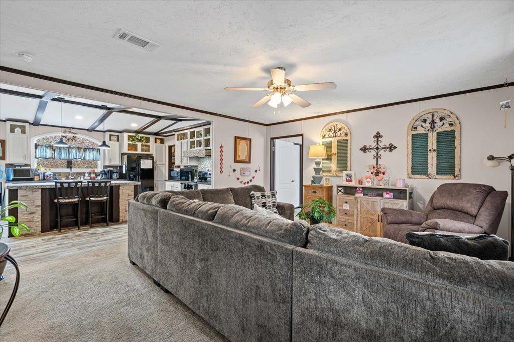 198 Pine Shadows Ln, Bastrop, TX 78602