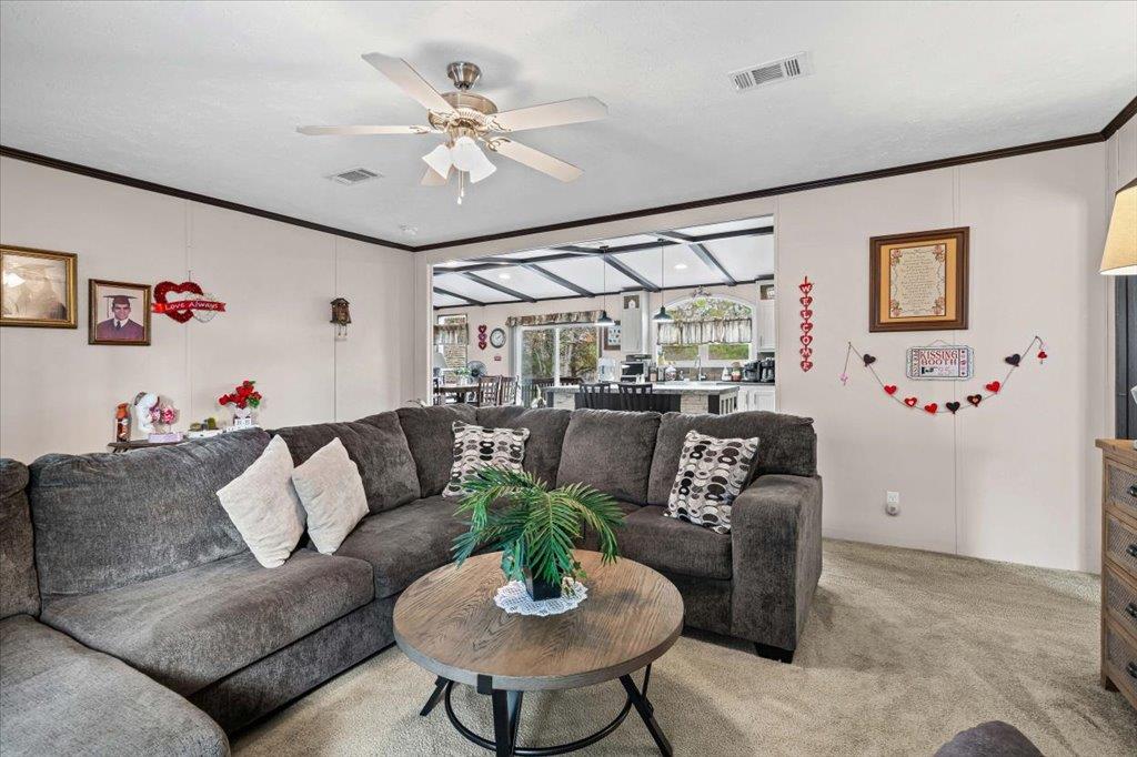 198 Pine Shadows Ln, Bastrop, TX 78602