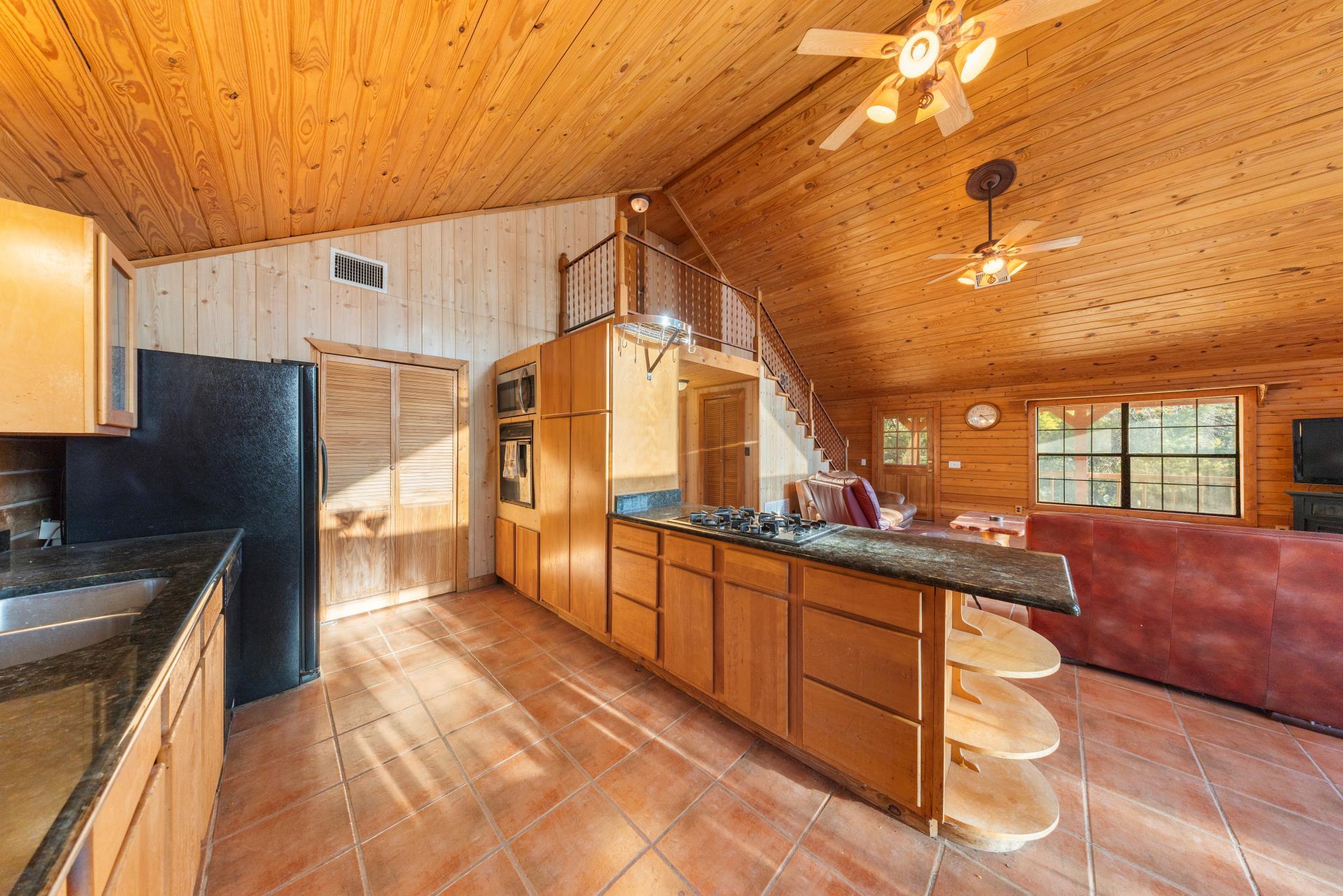 1045 Bellewood, Canyon Lake, TX 78133