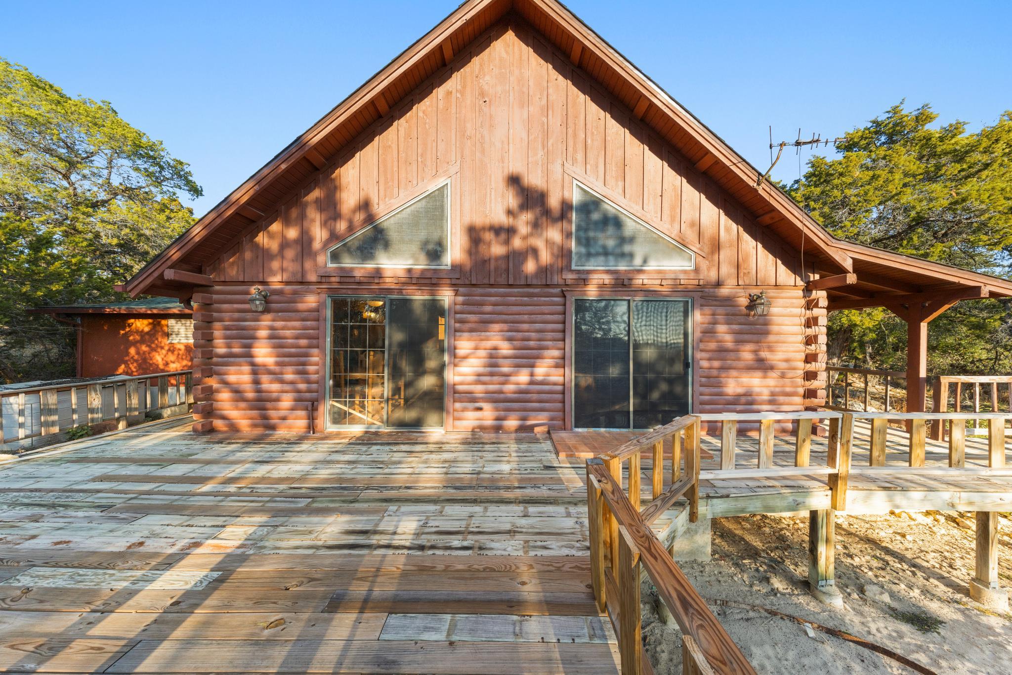 1045 Bellewood, Canyon Lake, TX 78133