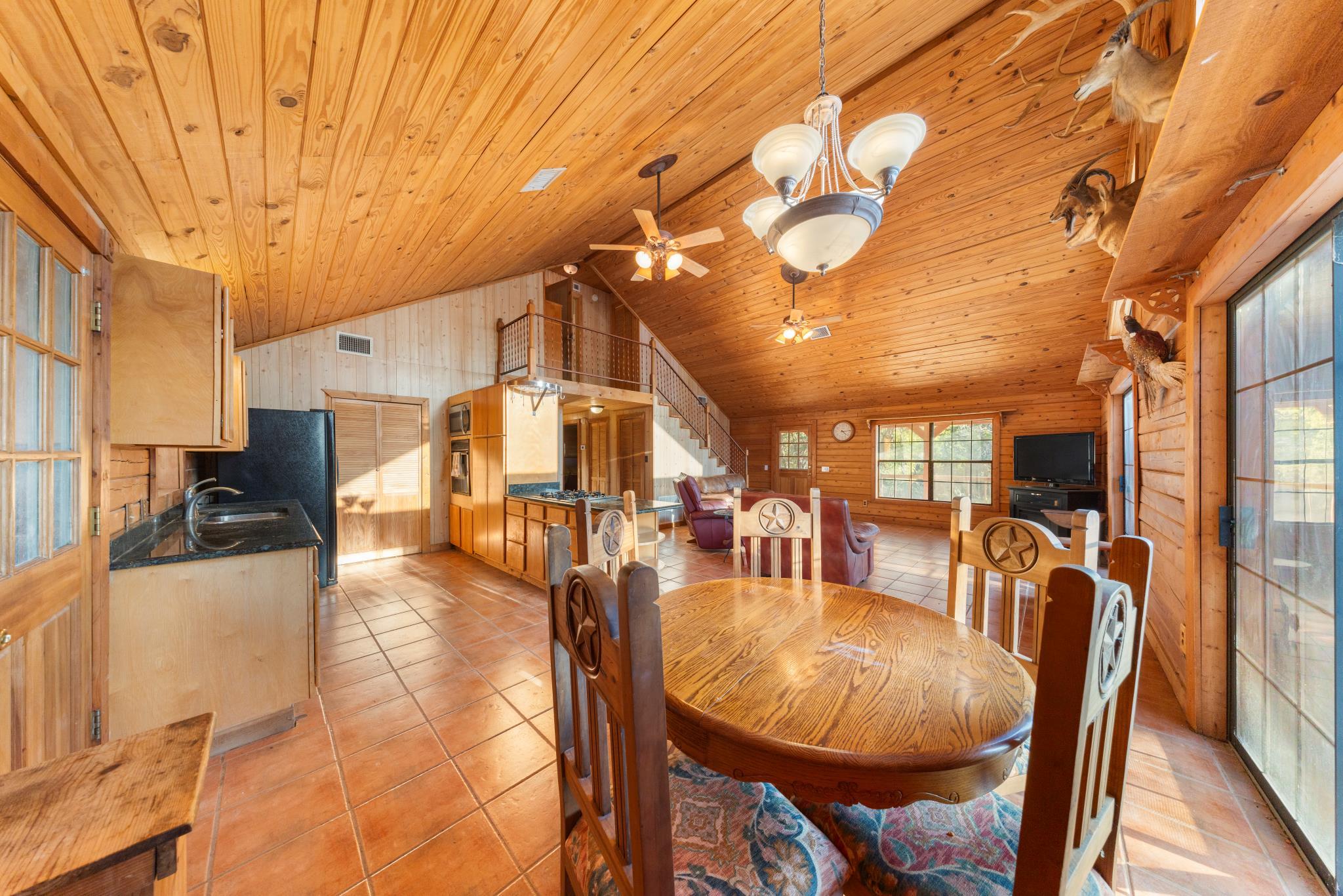 1045 Bellewood, Canyon Lake, TX 78133