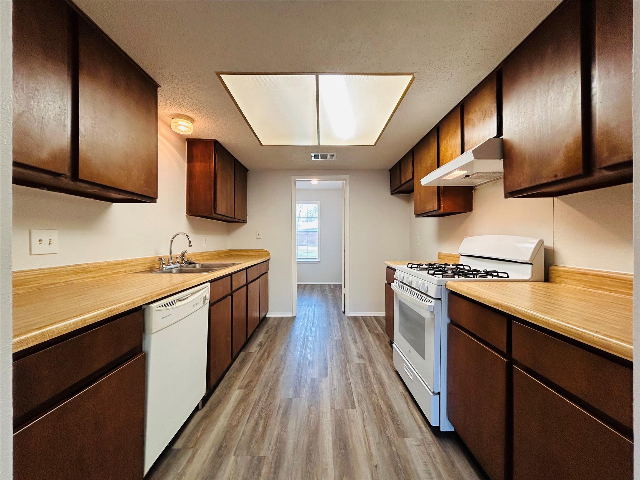 6202 Libyan Dr, Austin, TX 78745