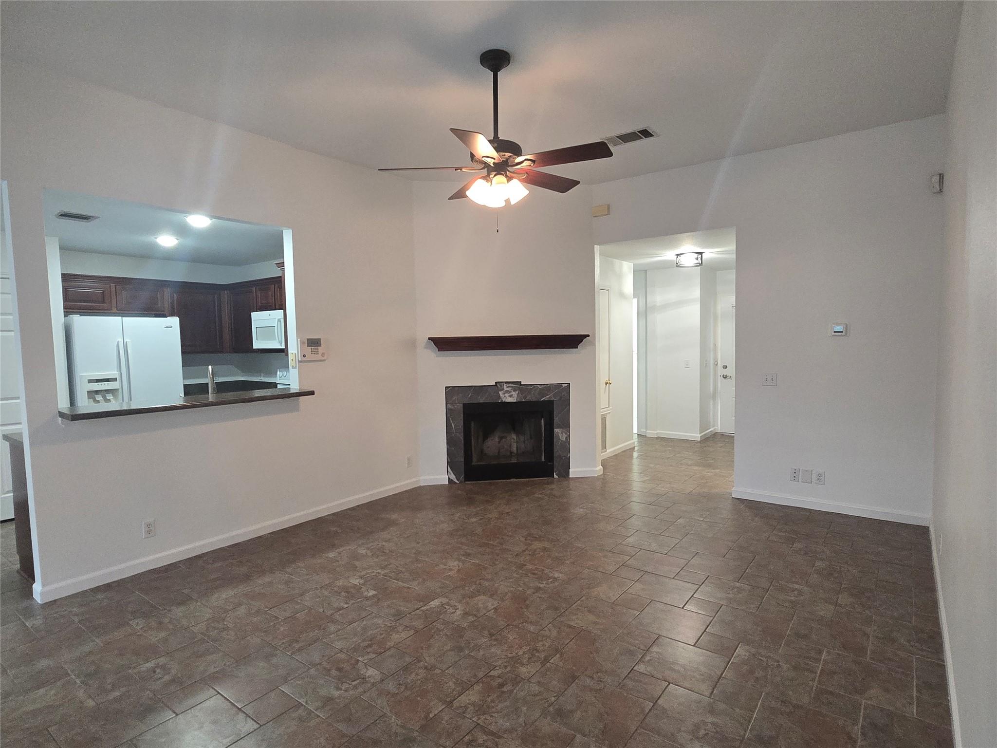 103 Hummingbird Ct, Cedar Creek, TX 78612