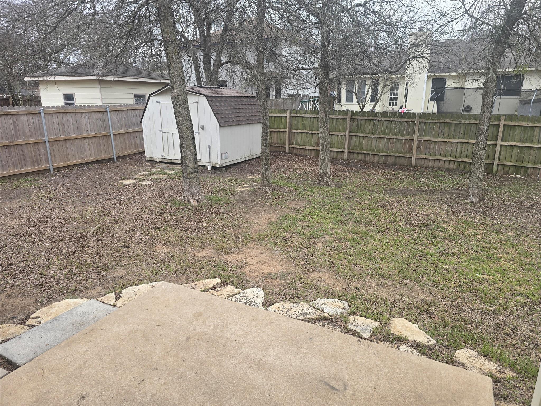 103 Hummingbird Ct, Cedar Creek, TX 78612