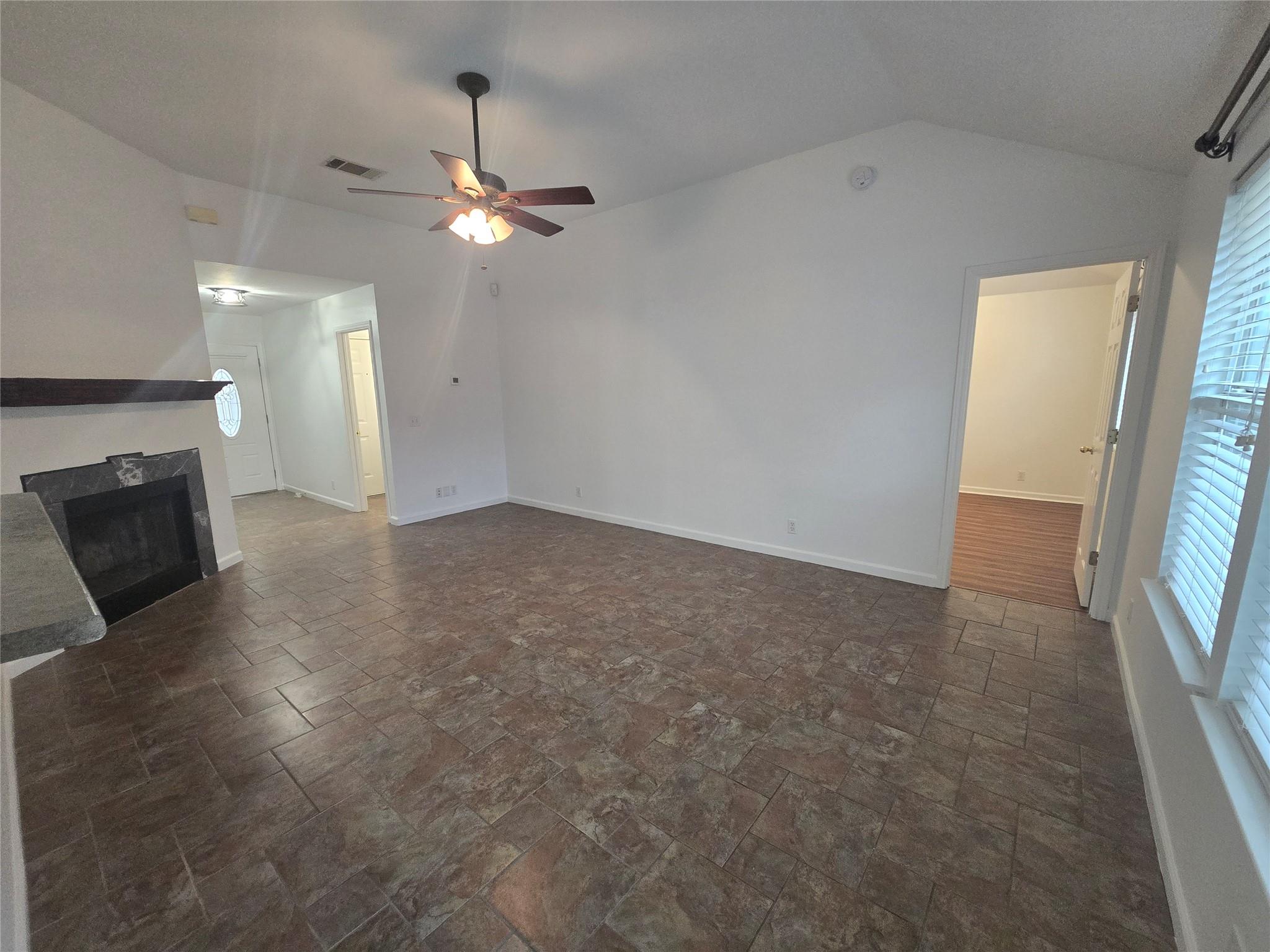 103 Hummingbird Ct, Cedar Creek, TX 78612