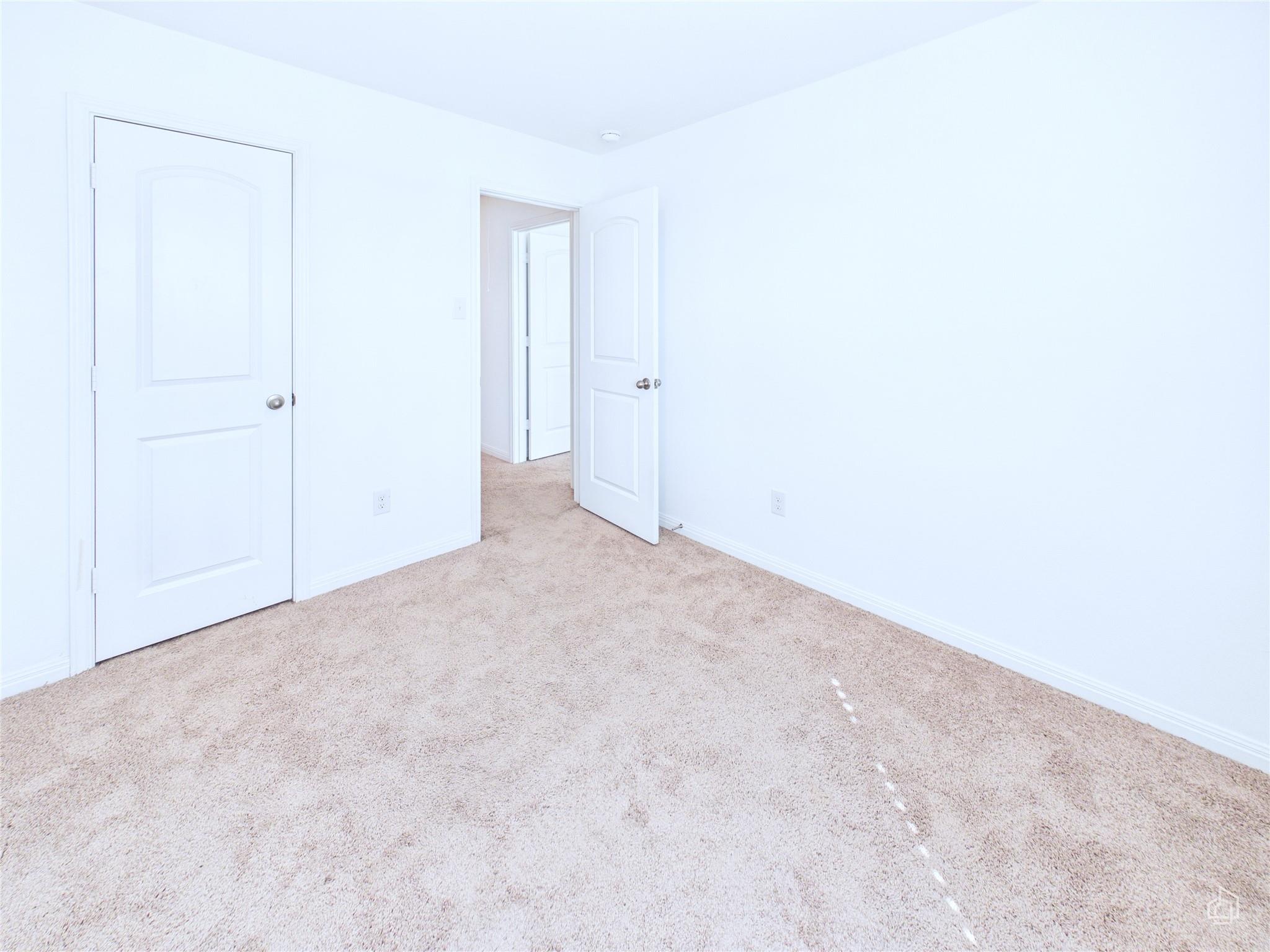 525 Riverdale Dr, Jarrell, TX 76537