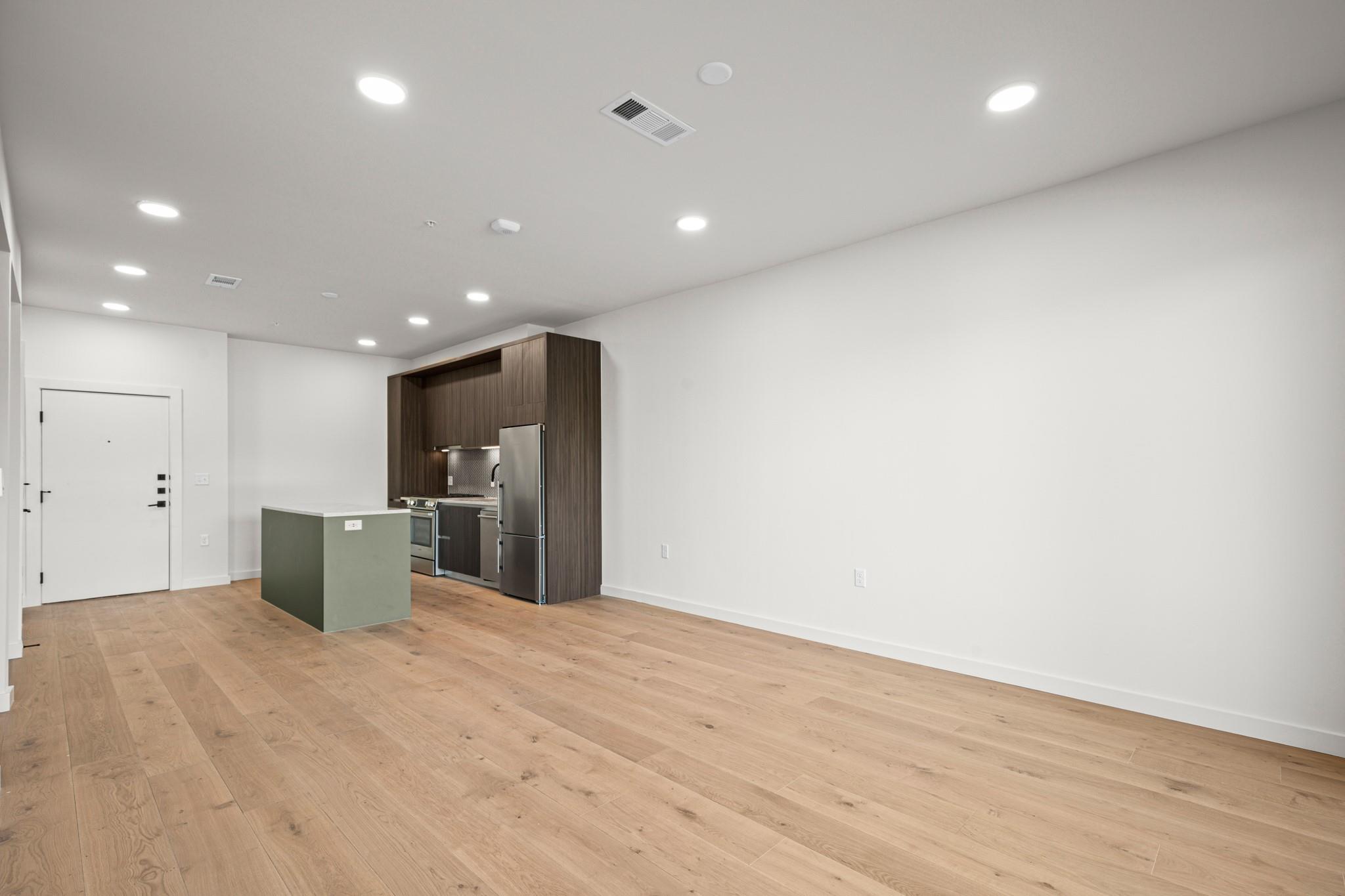 2209 S 1st St # 318, Austin, TX 78704