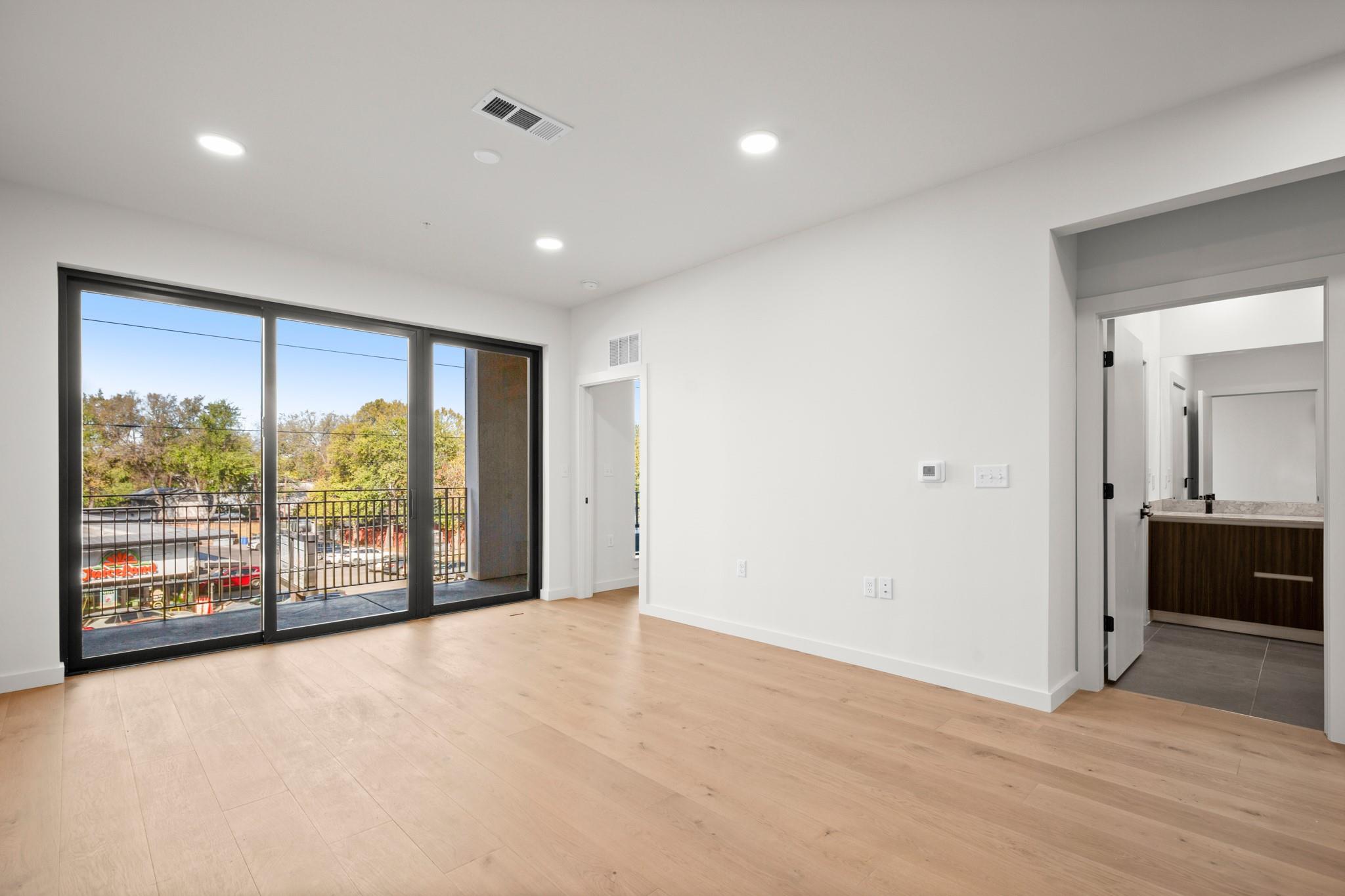 2209 S 1st St # 318, Austin, TX 78704