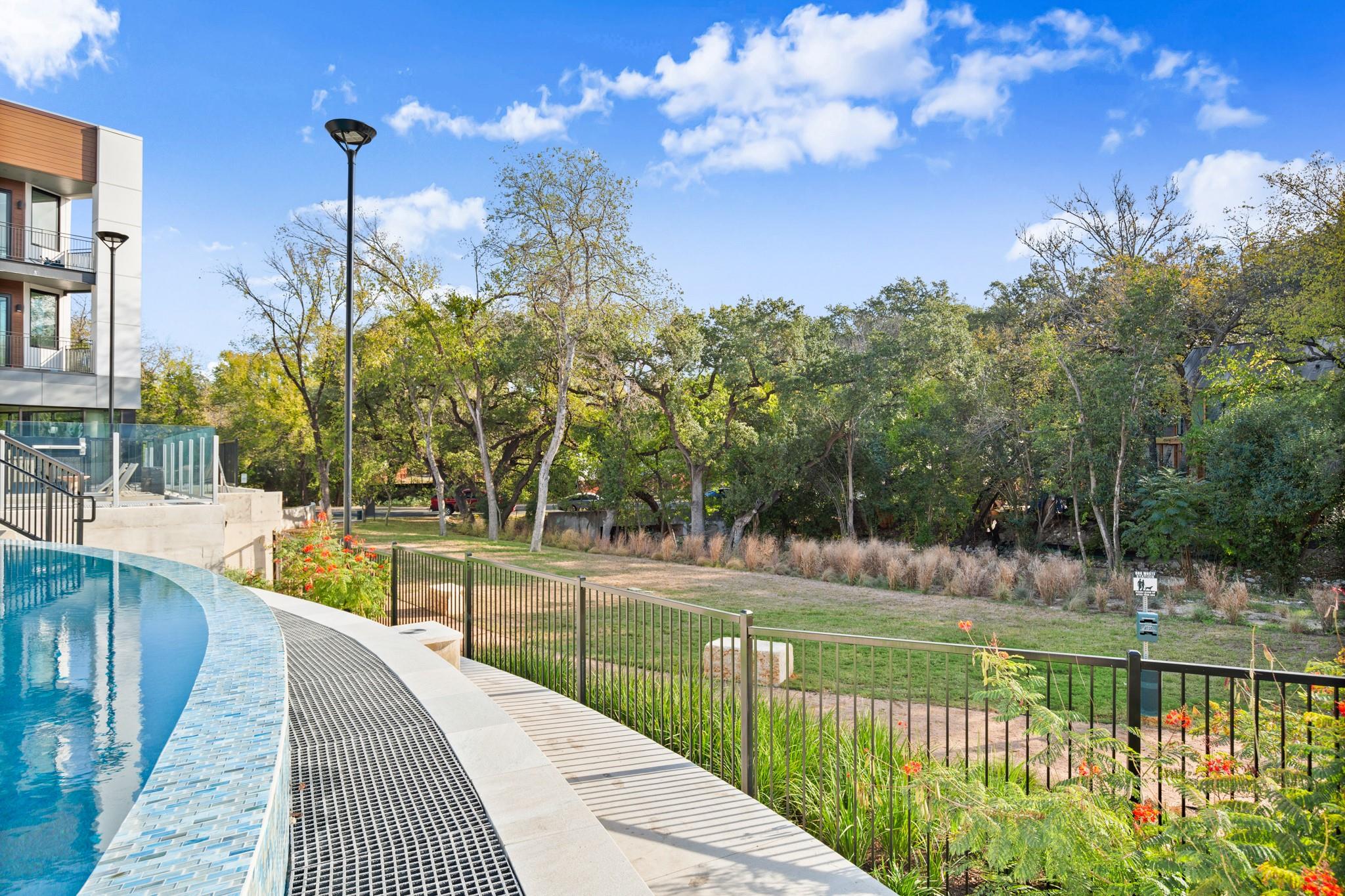 2209 S 1st St # 318, Austin, TX 78704