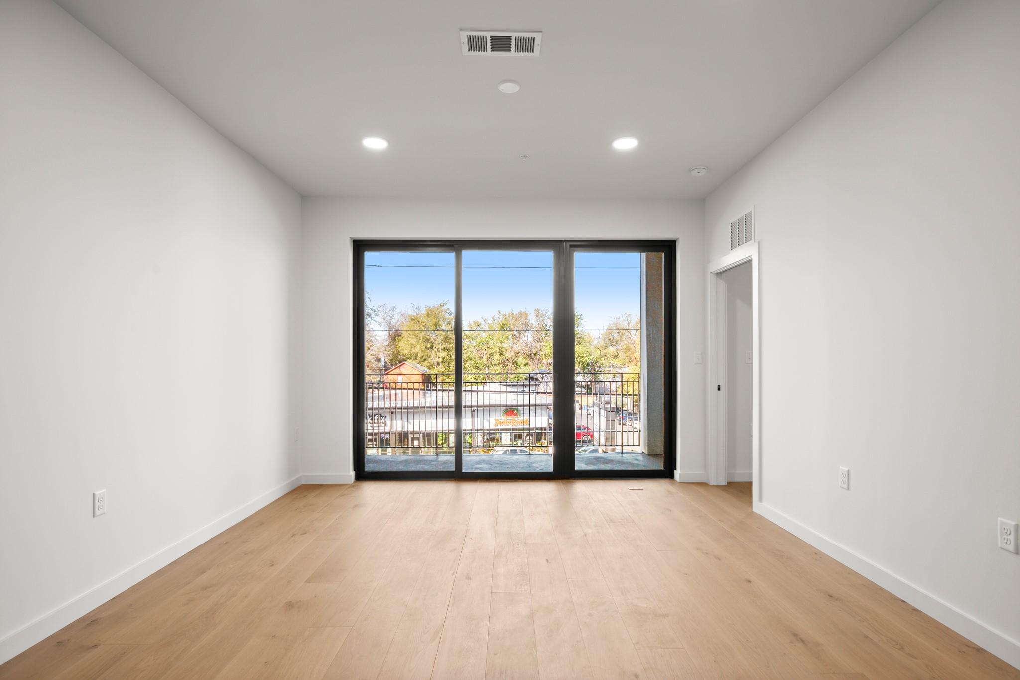2209 S 1st St # 318, Austin, TX 78704