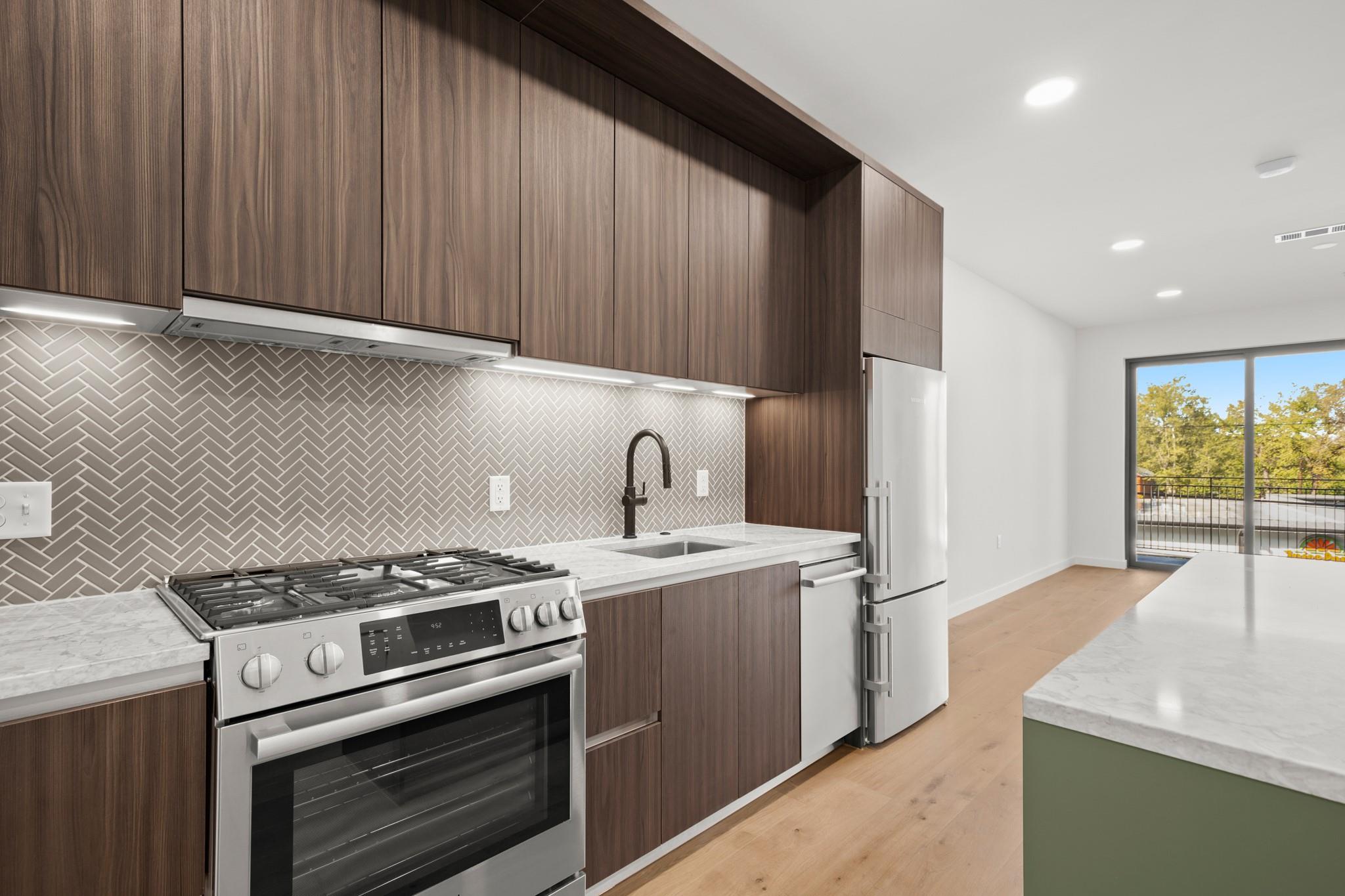 2209 S 1st St # 318, Austin, TX 78704