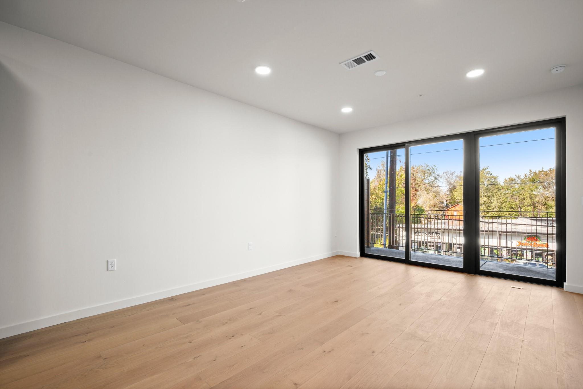 2209 S 1st St # 318, Austin, TX 78704