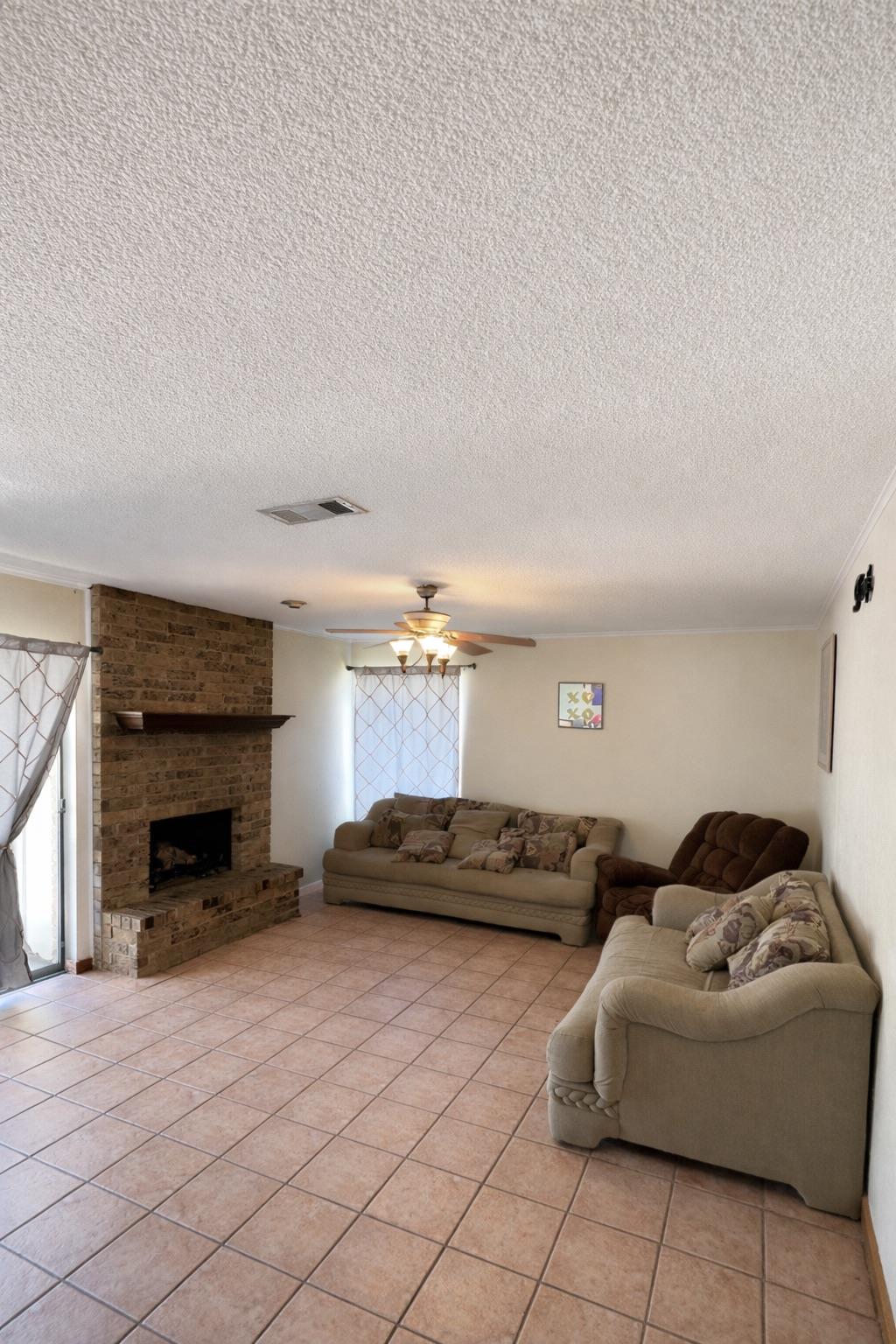 2206 N Murray Ave, Rockdale, TX 76567