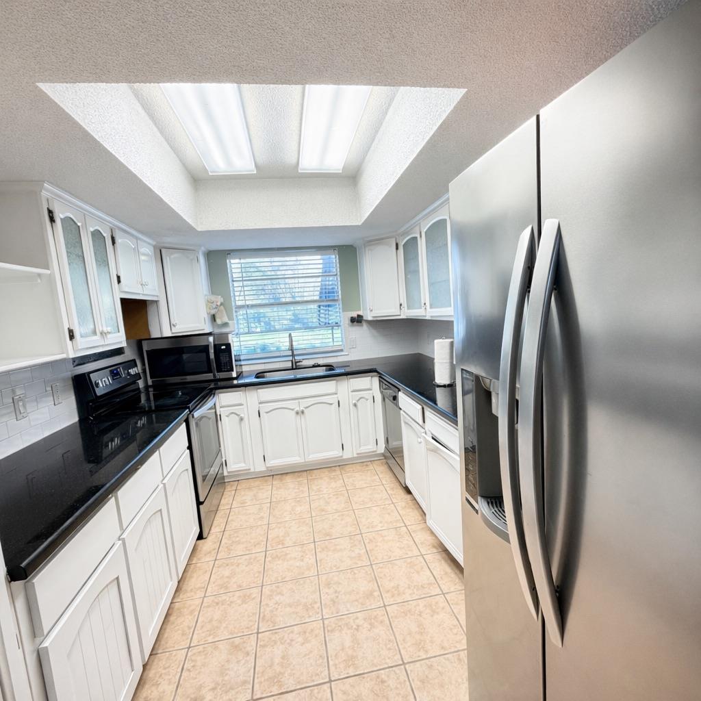 2206 N Murray Ave, Rockdale, TX 76567