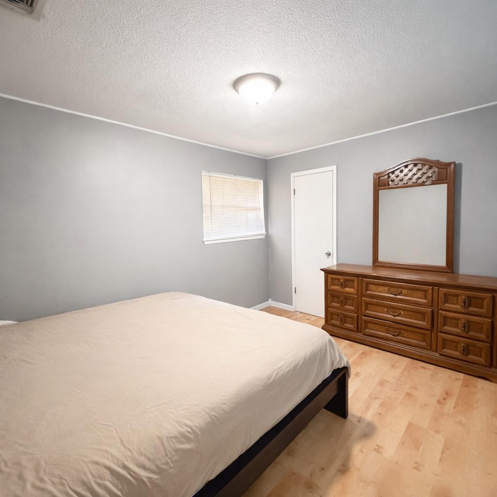 2206 N Murray Ave, Rockdale, TX 76567