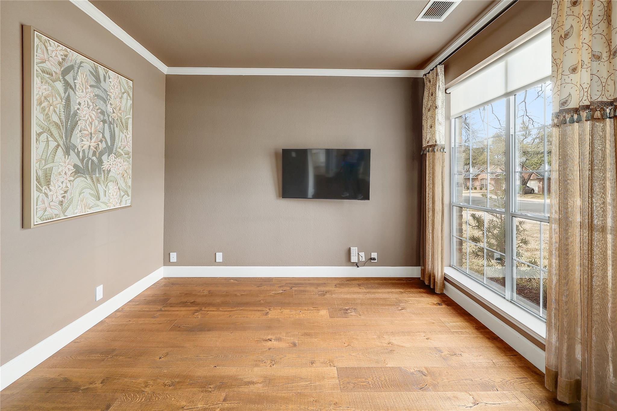 8216 Fern Bluff Ave, Round Rock, TX 78681