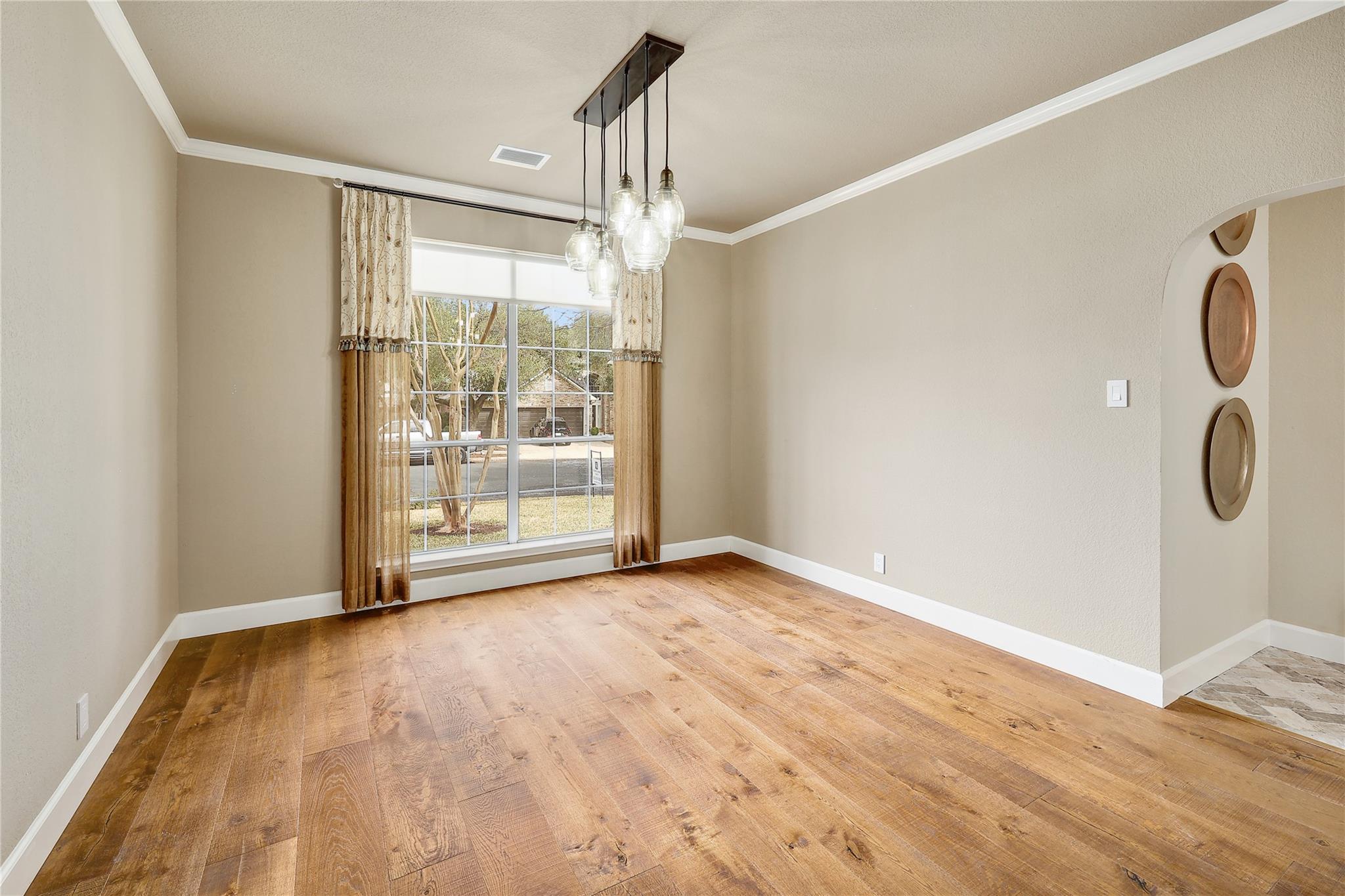 8216 Fern Bluff Ave, Round Rock, TX 78681