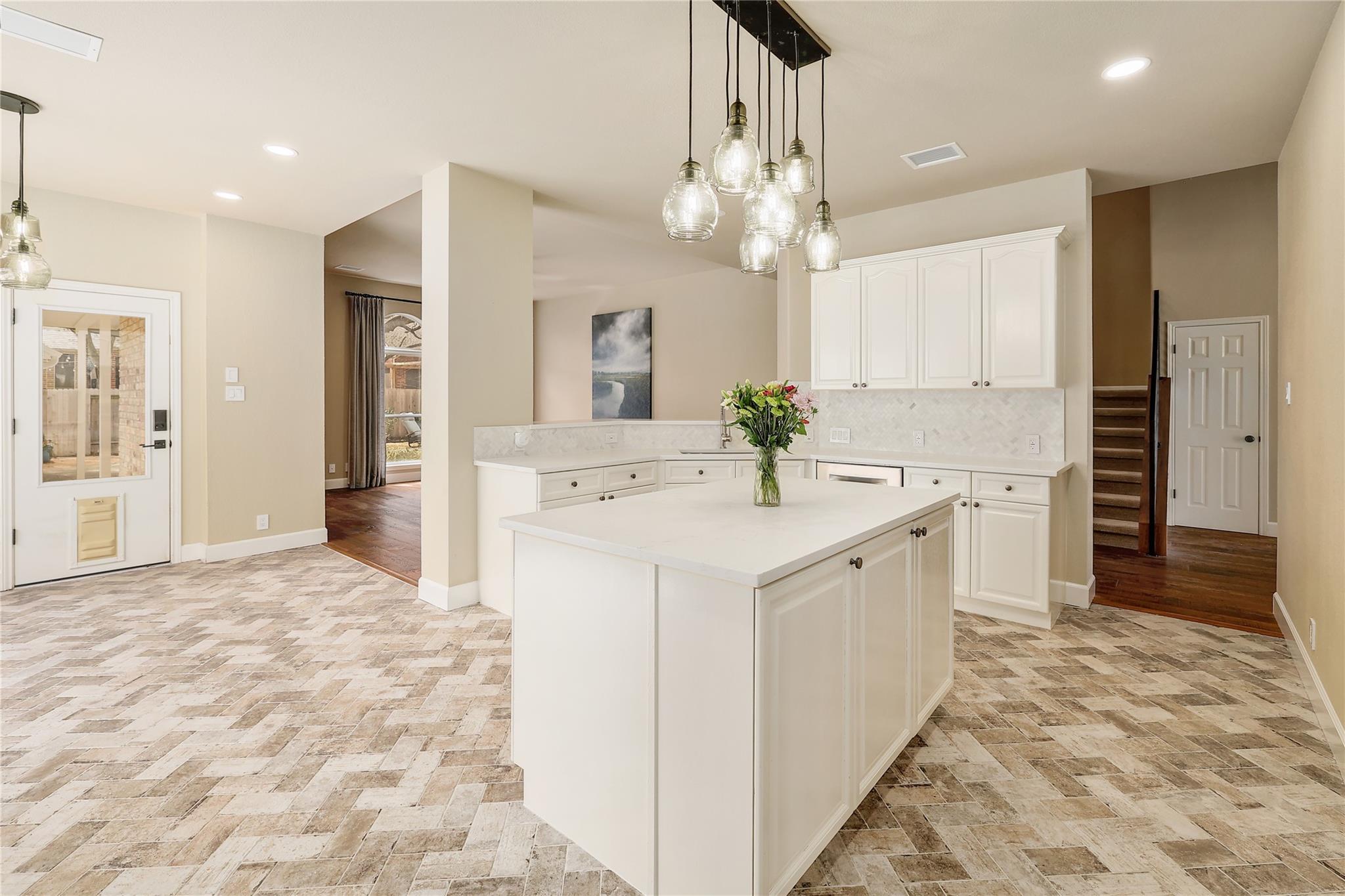 8216 Fern Bluff Ave, Round Rock, TX 78681