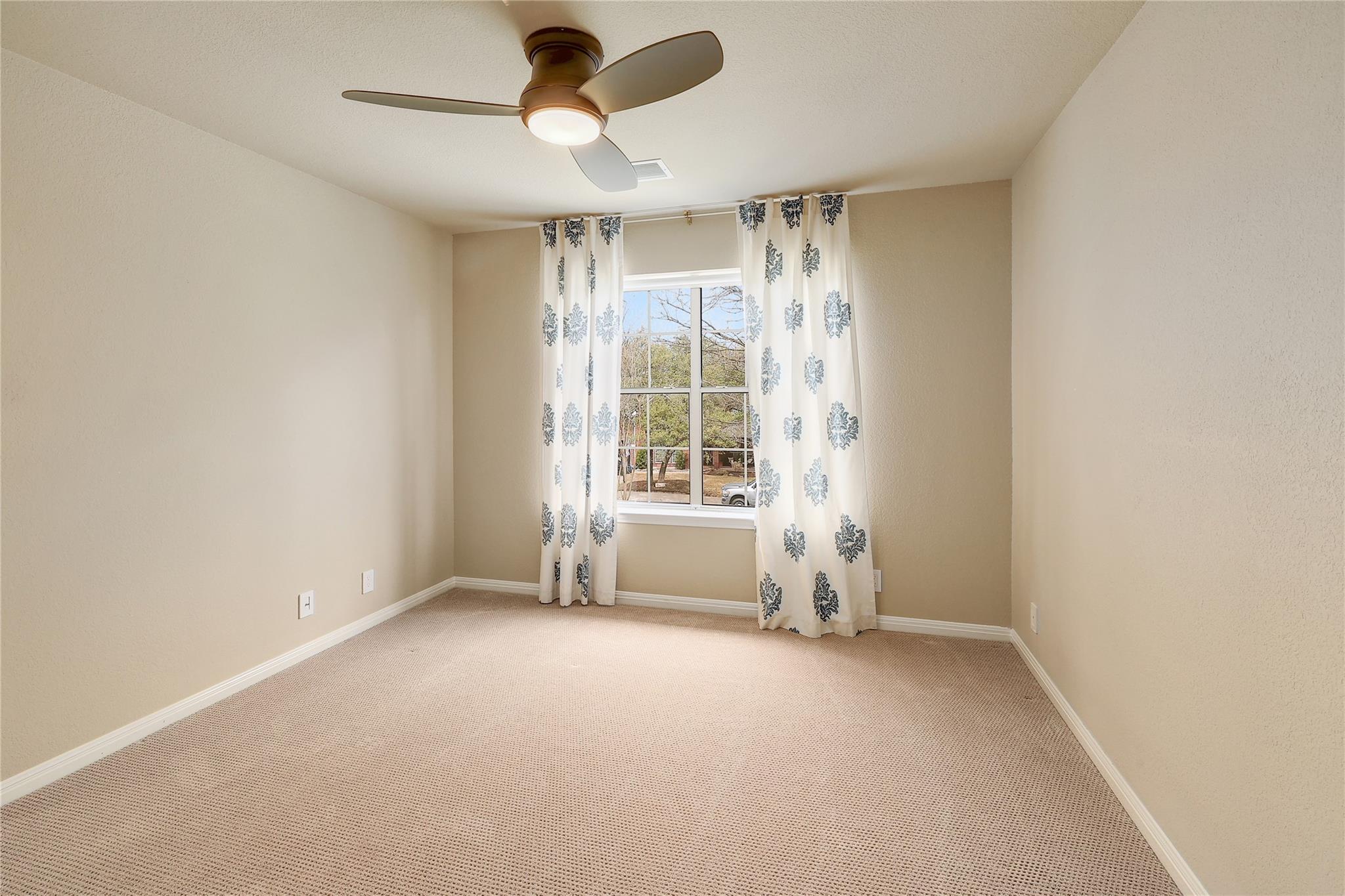 8216 Fern Bluff Ave, Round Rock, TX 78681