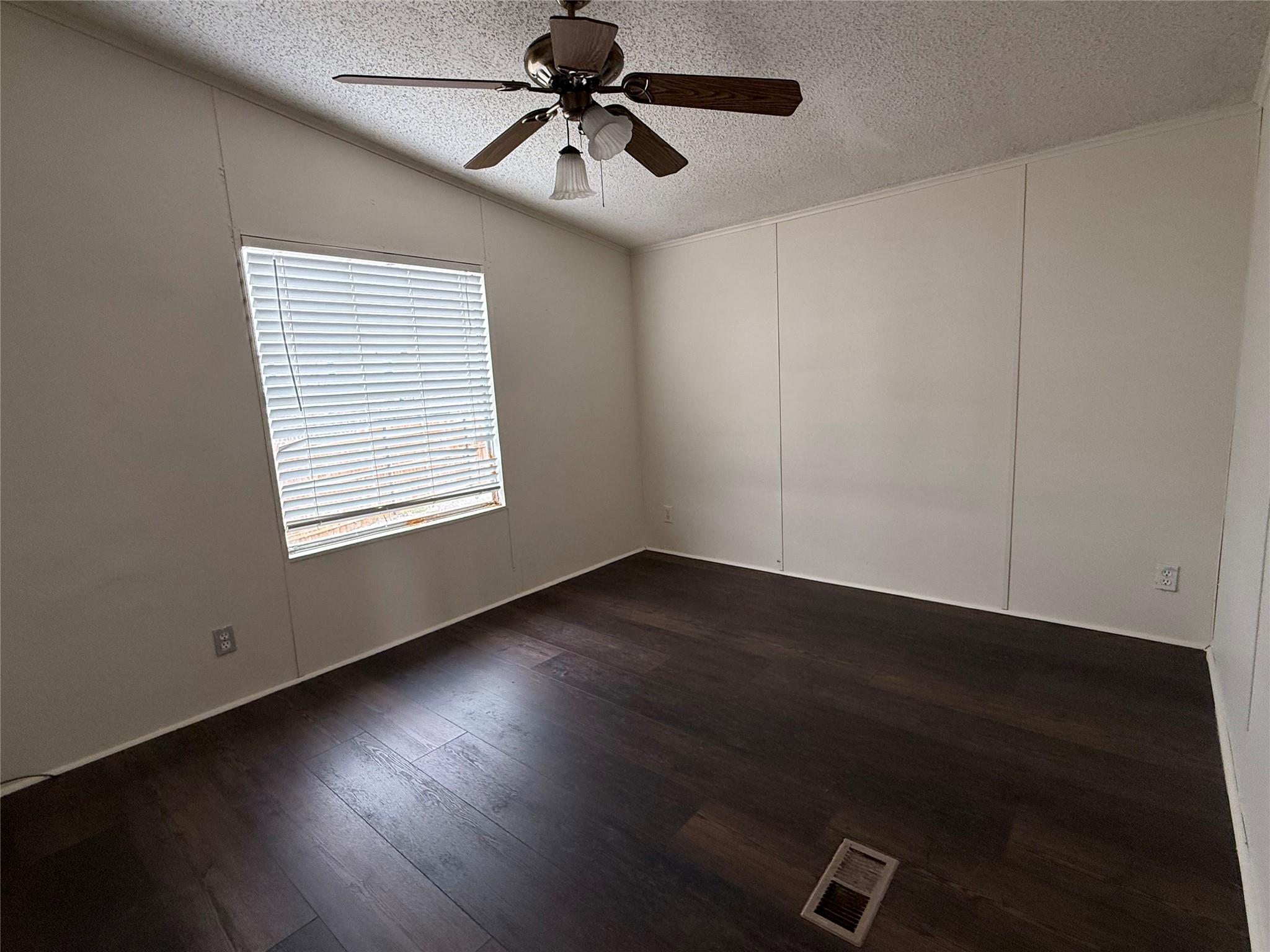 109 Cross Meadow Cv, Hutto, TX 78634