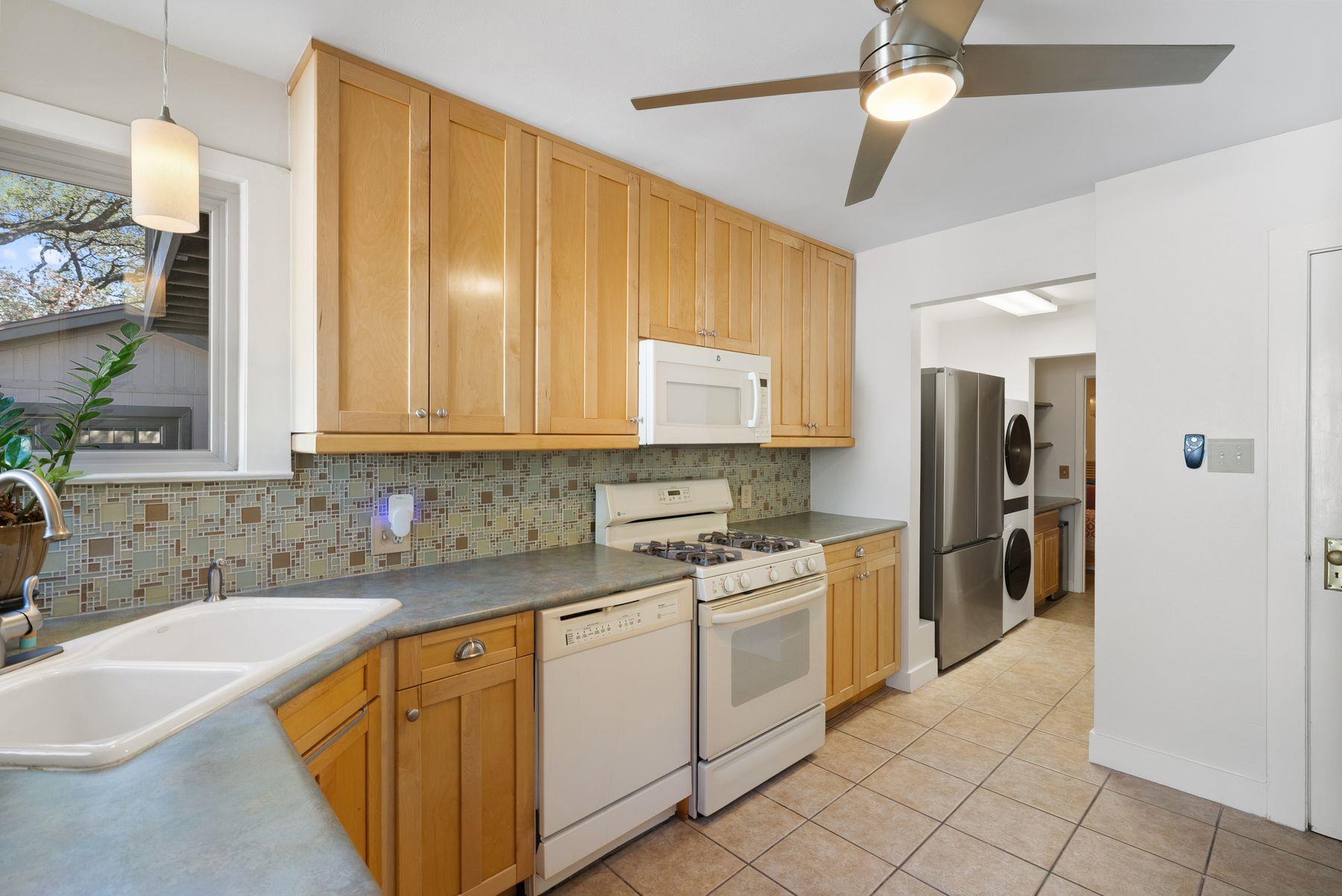 1106 Mission Rdg # A, Austin, TX 78704