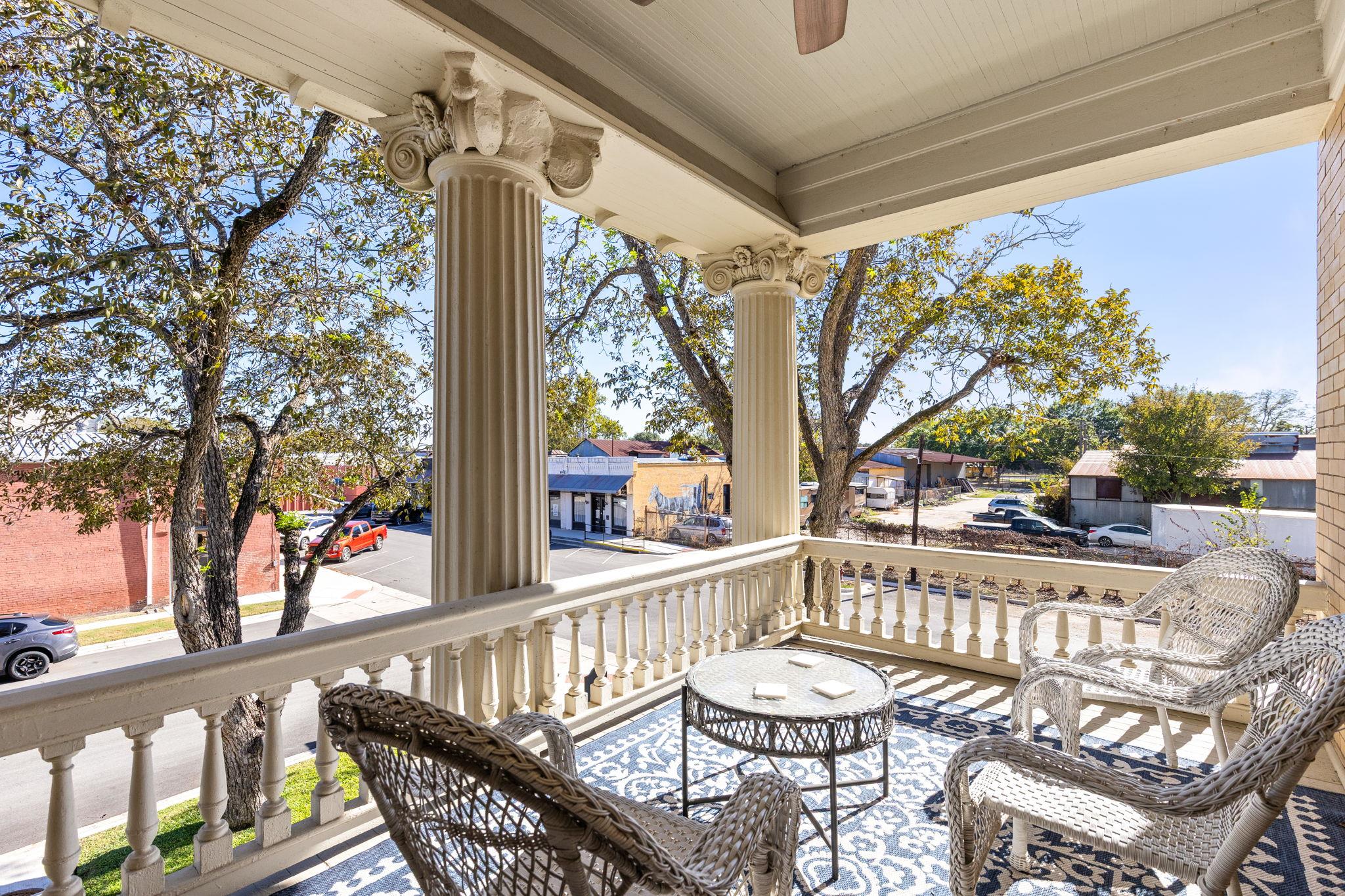 201 Ramona St, Smithville, TX 78957